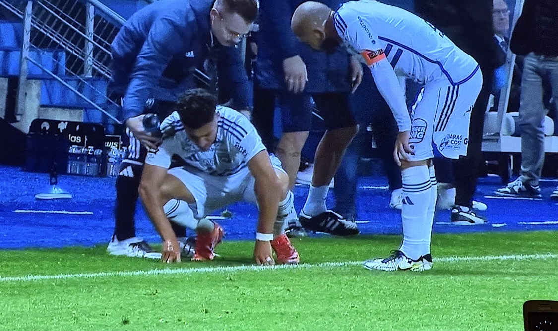 Bouthra après le choc dont il a été victime à Troyes