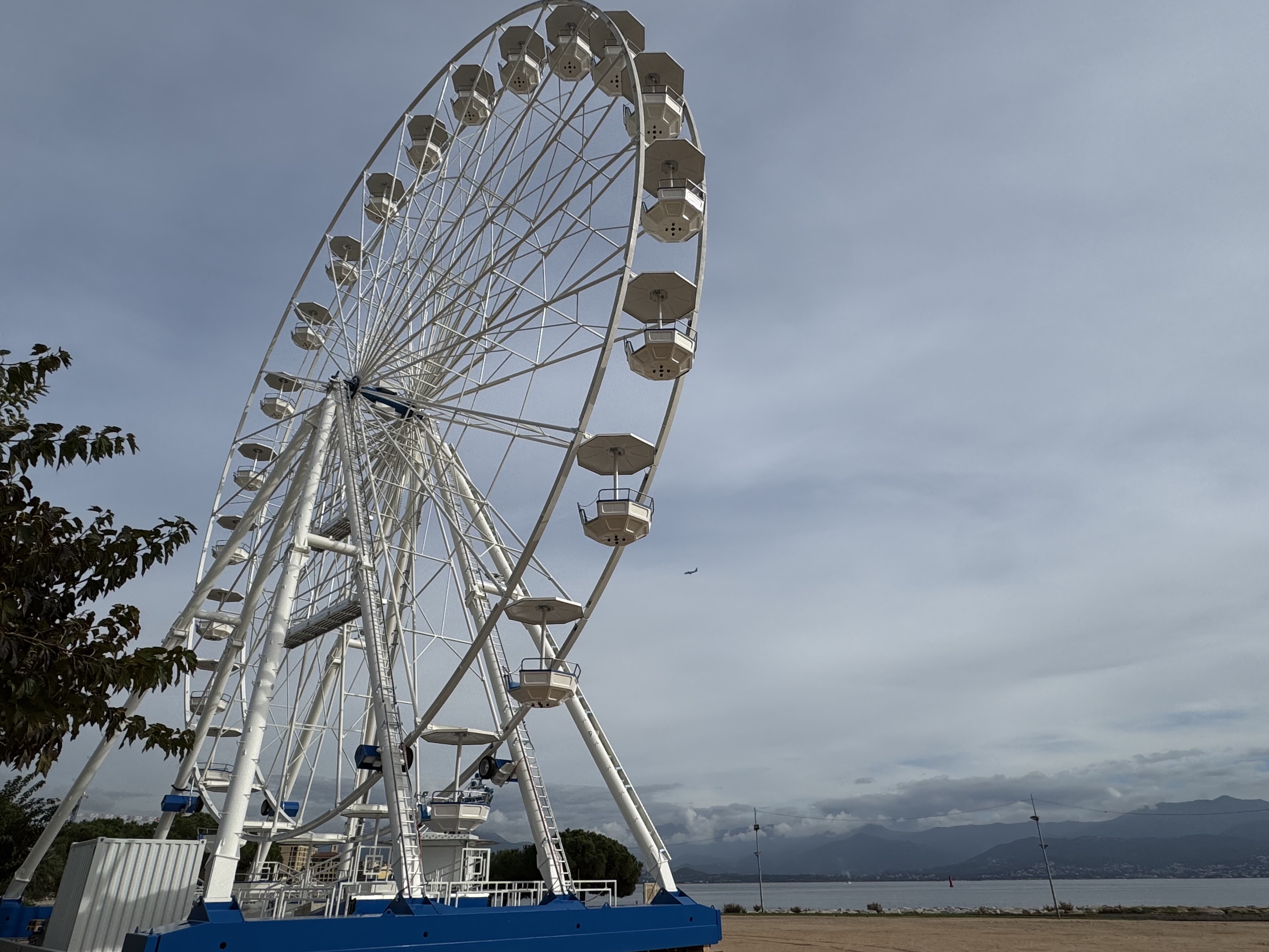 La grande roue d'Ajaccio a plié bagages dimanche dernier.