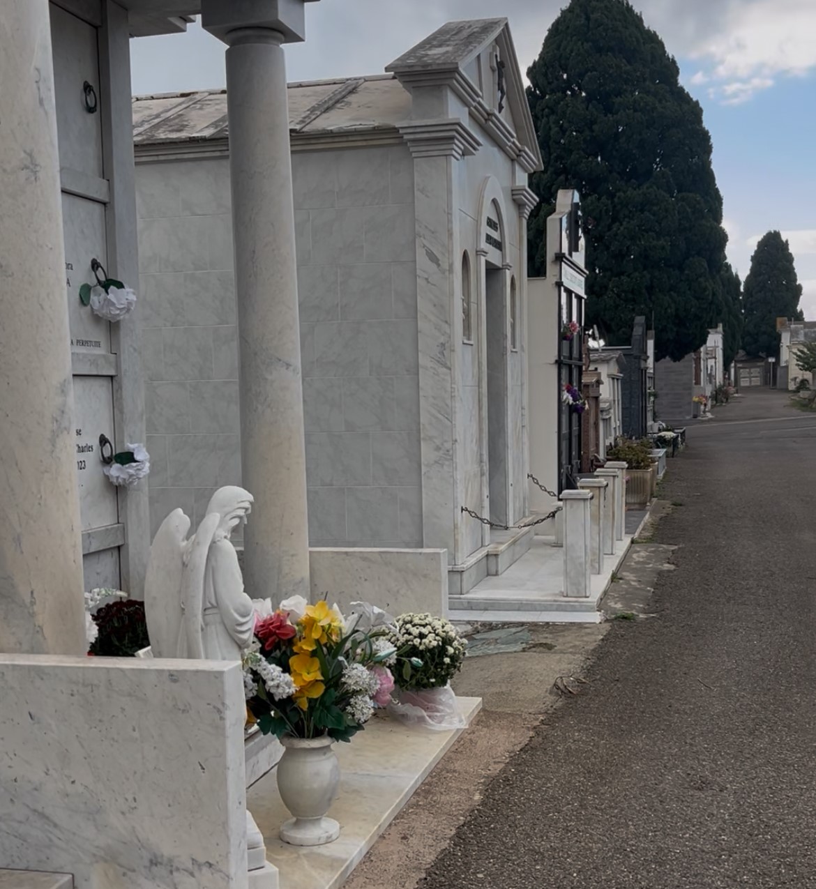 Fleurs, bougies et pain des morts : la symbolique corse de la Toussaint et d’I Morti