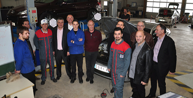 De gauche  à droite : Jean-François Paoli – représentant Renault Bastia, Yvan Lagarde Manager Régional du Réseau de Formation du Groupe Renault – Direction Régionale du Sud-Est, André Mariani, représentant la concession Renault de Ponte-Leccia, Louis Galligani– représentant Renault Bastia, Louis Constant, administrateur du C.F.A., Xavier  Luciani, directeur du C.F.A., Antoine Piacentini, président du C.F.A.