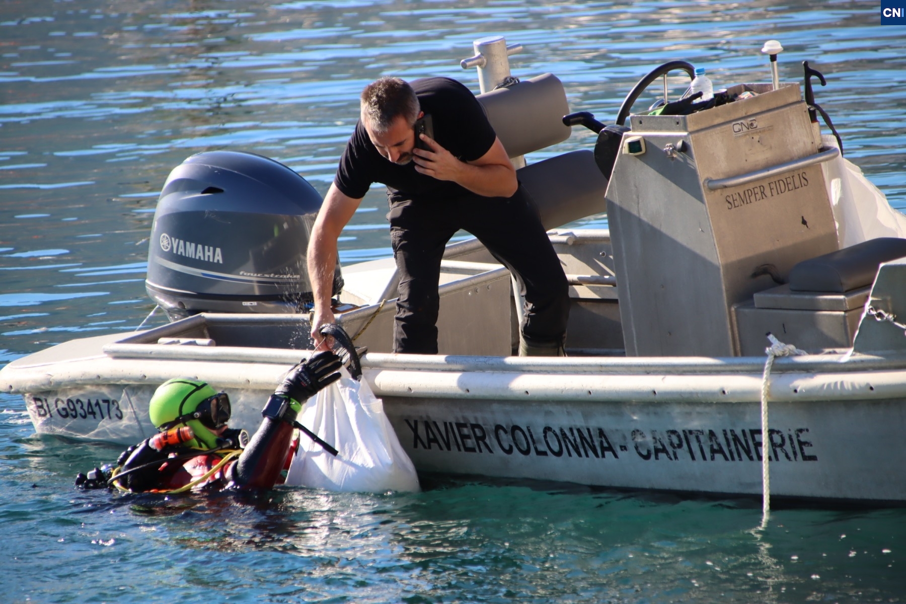 Opération de dépollution : les plongeurs des SIS 2A et 2B nettoient le port de Calvi