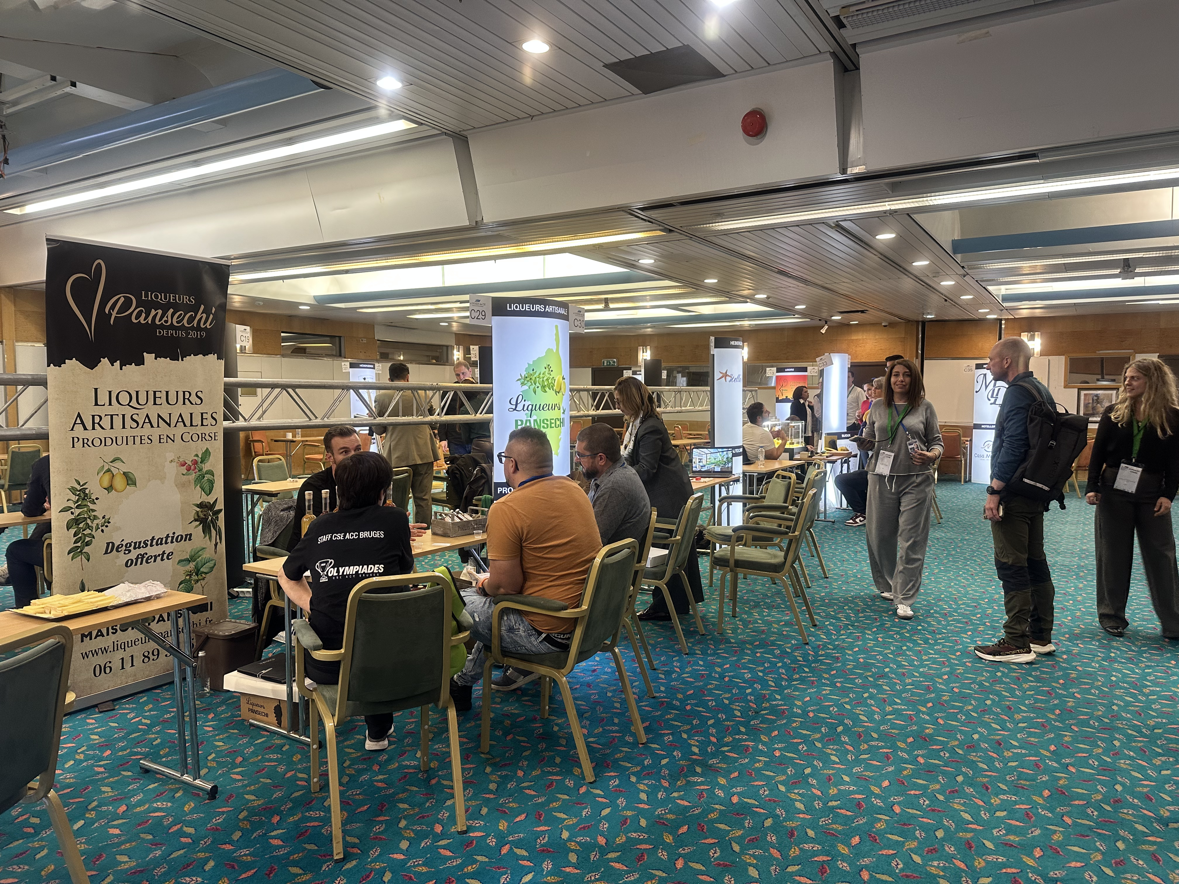 Au sein du « village corse », les CSE ont pu rencontrer des acteurs insulaires