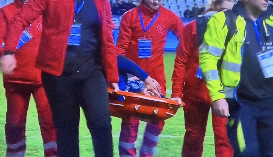 Meynadier évacué sur la civière