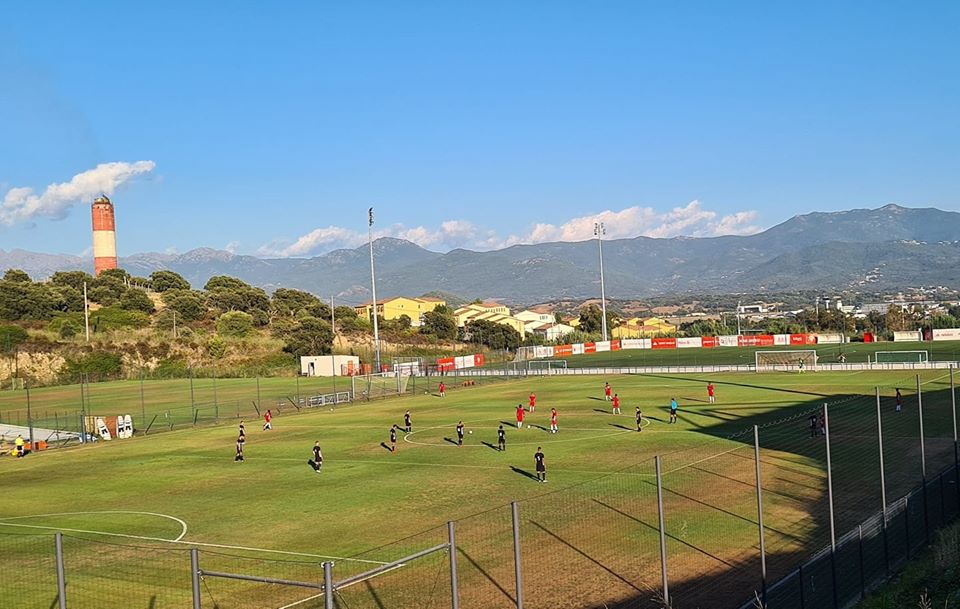 Le club va de nouveau pouvoir évoluer à Timizzolu, sur des terrains annexes et notamment sur le stade Dumè-Luciani (Photo : Archives ACA)