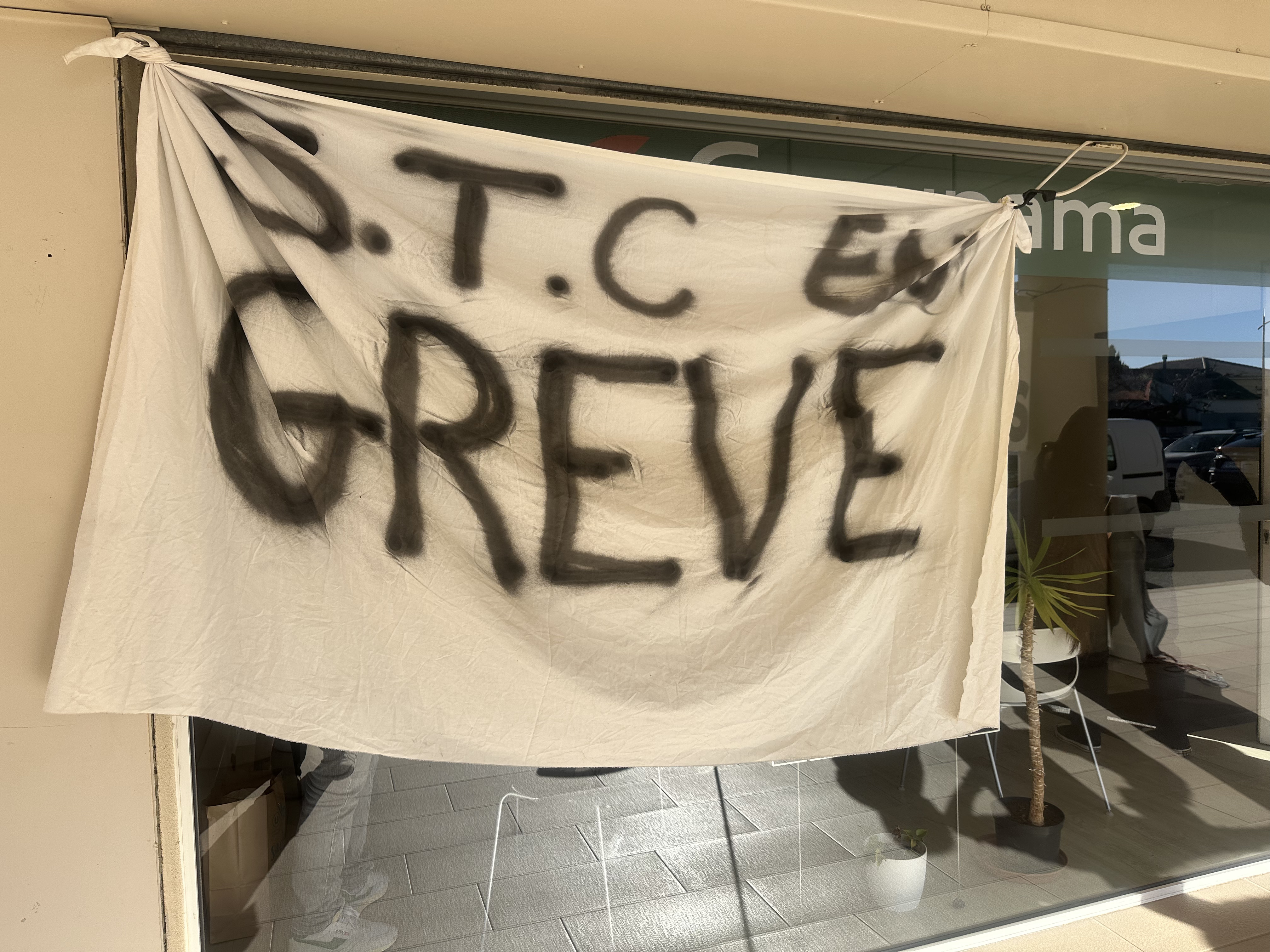 Les salariés de Groupama Corse entament une grève à durée illimitée