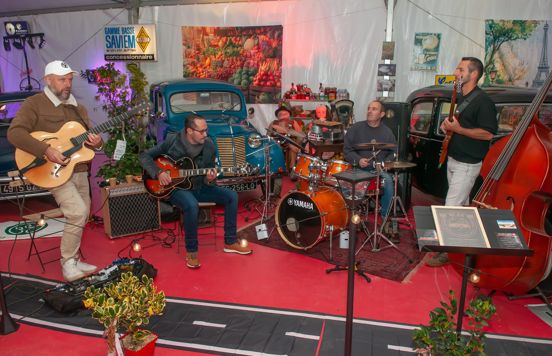 Rétro Club Automobile Ajaccien : après Porticcio,  la place Foch