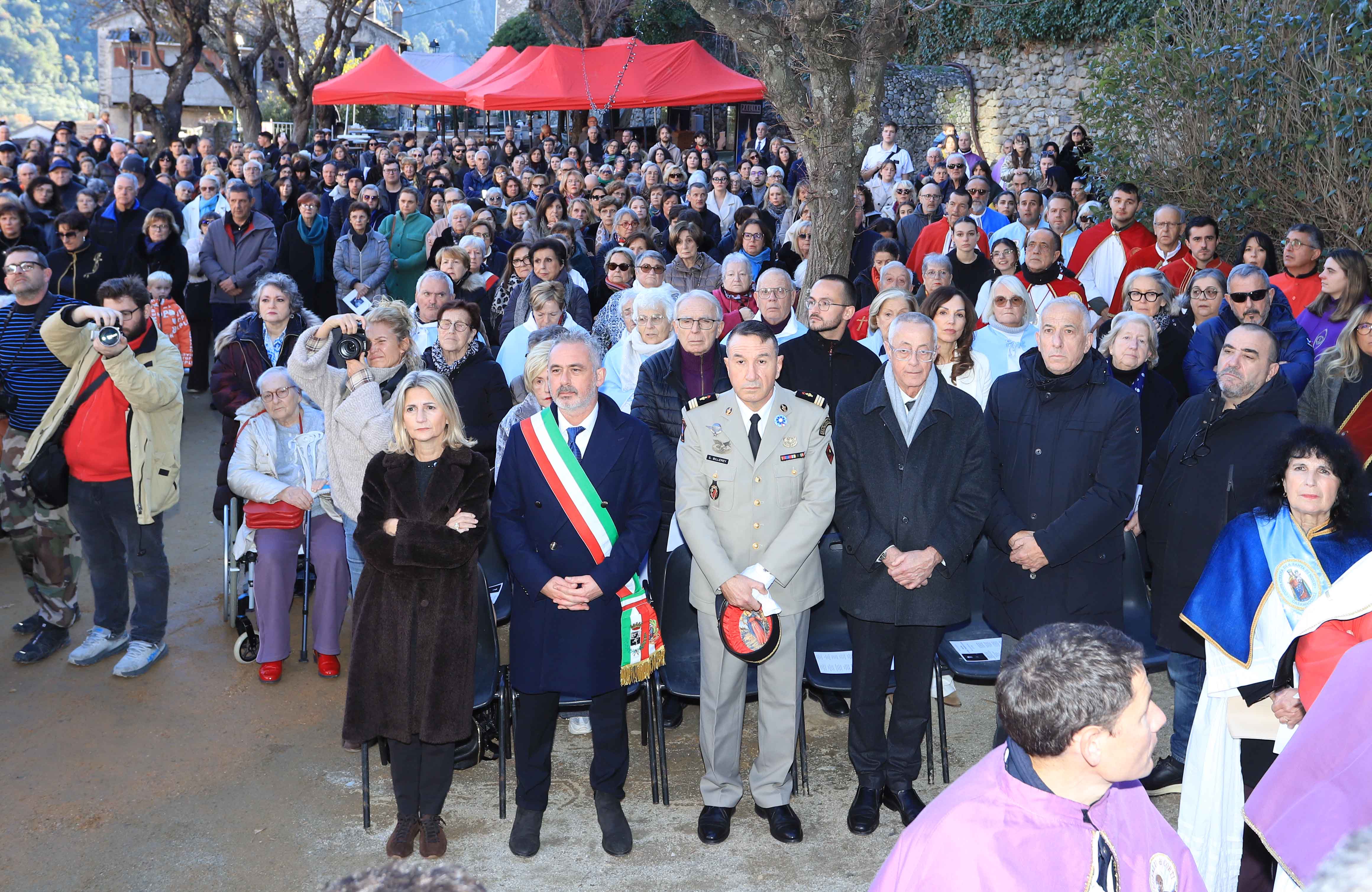 Corte - La statue de San Teofalu inaugurée par le Cardinal Bustillo