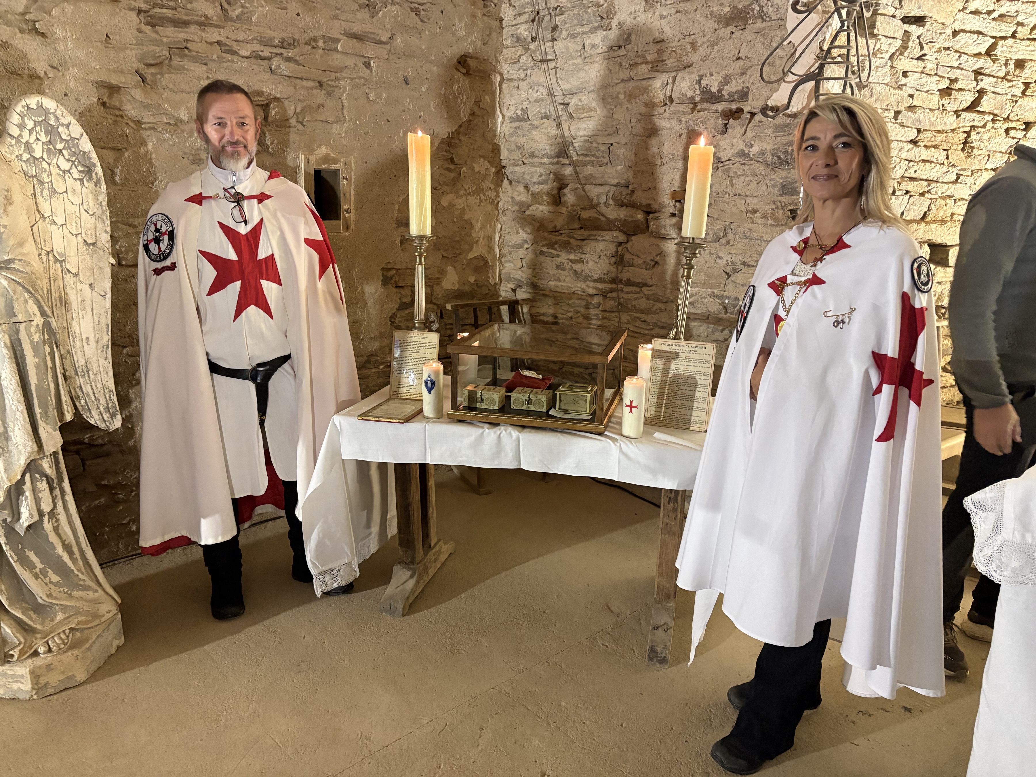 I Templari di Corsica veillent sur les reliques.