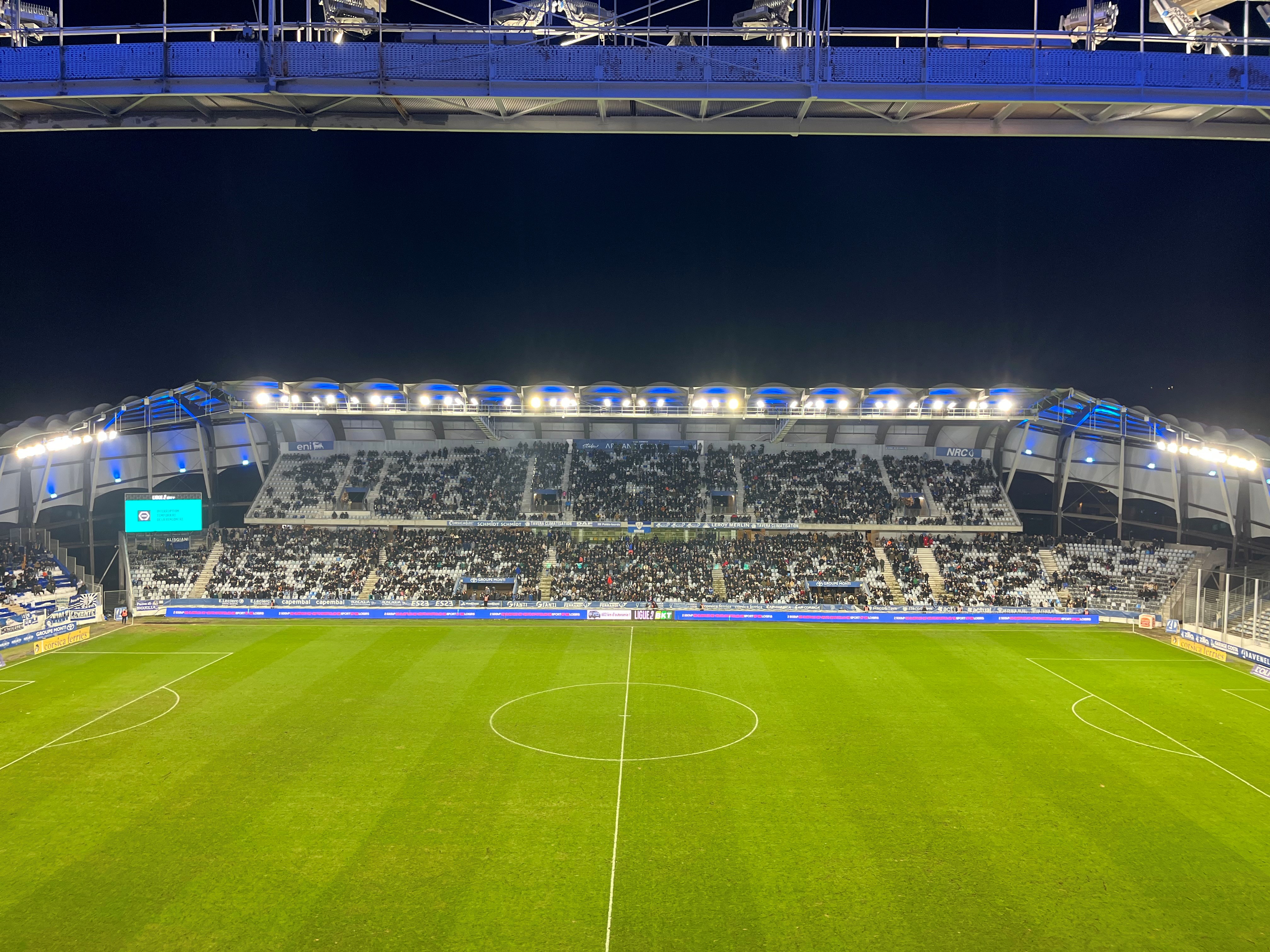 SC Bastia – Red Star : le match arrêté après un fumigène lancé sur un joueur du Red Star