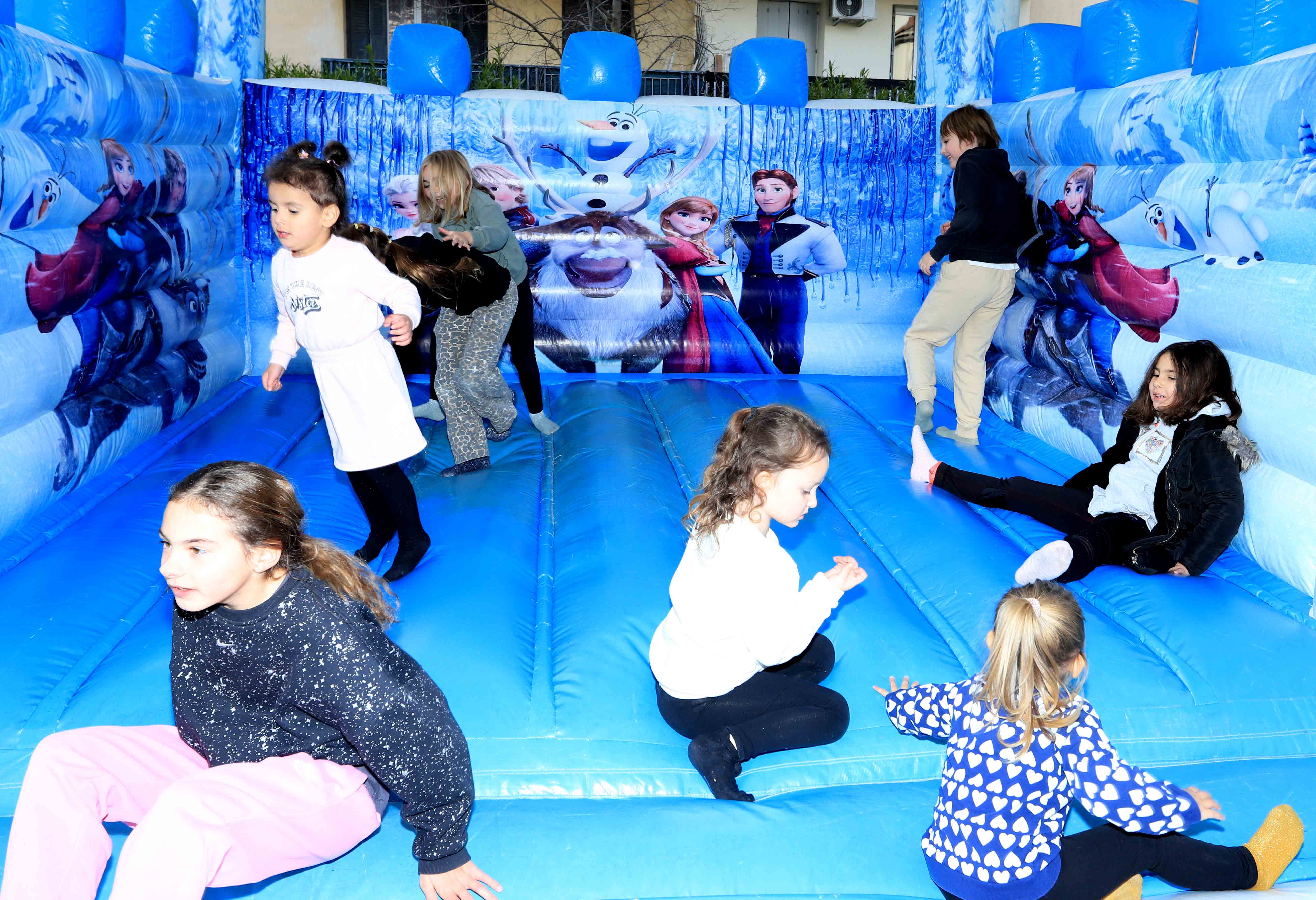 Corte : Le Père Noël a commencé sa tournée au quartier Purette