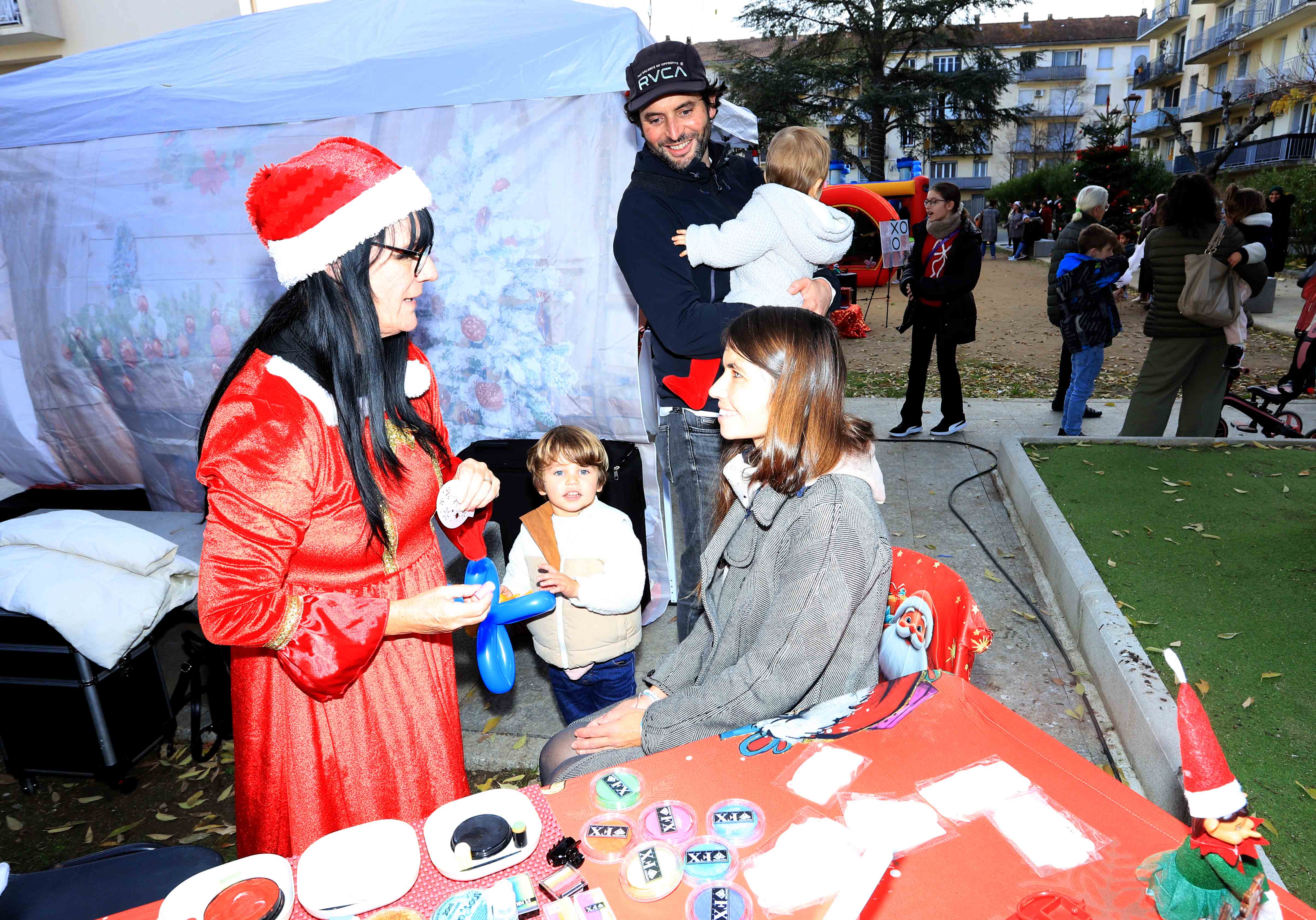 Corte : Le Père Noël a commencé sa tournée au quartier Purette