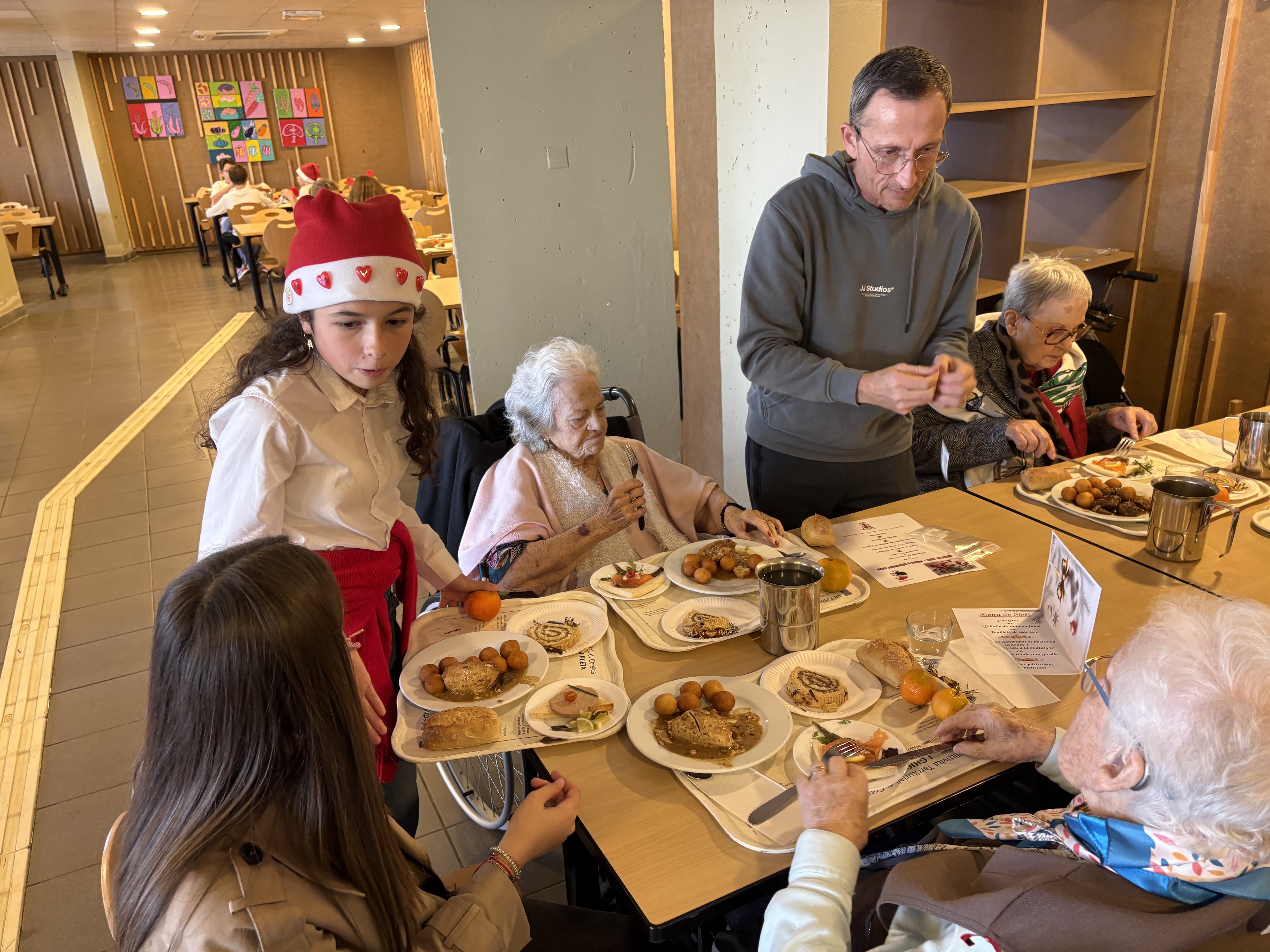 Repas intergénérationnel et solidaire au collège de Biguglia.