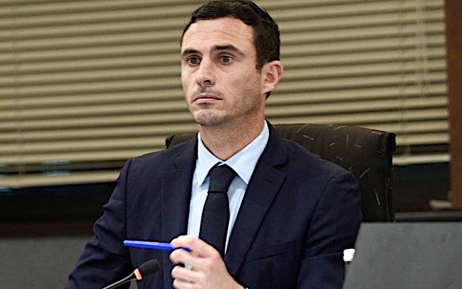 Faux rapport sur les bandes criminelles en Corse : "un échec pour la justice" selon Alexandre Farina