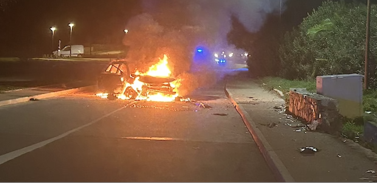 Accident nocturne sur la route des Sanguinaires à Ajaccio : un véhicule en feu, un blessé léger