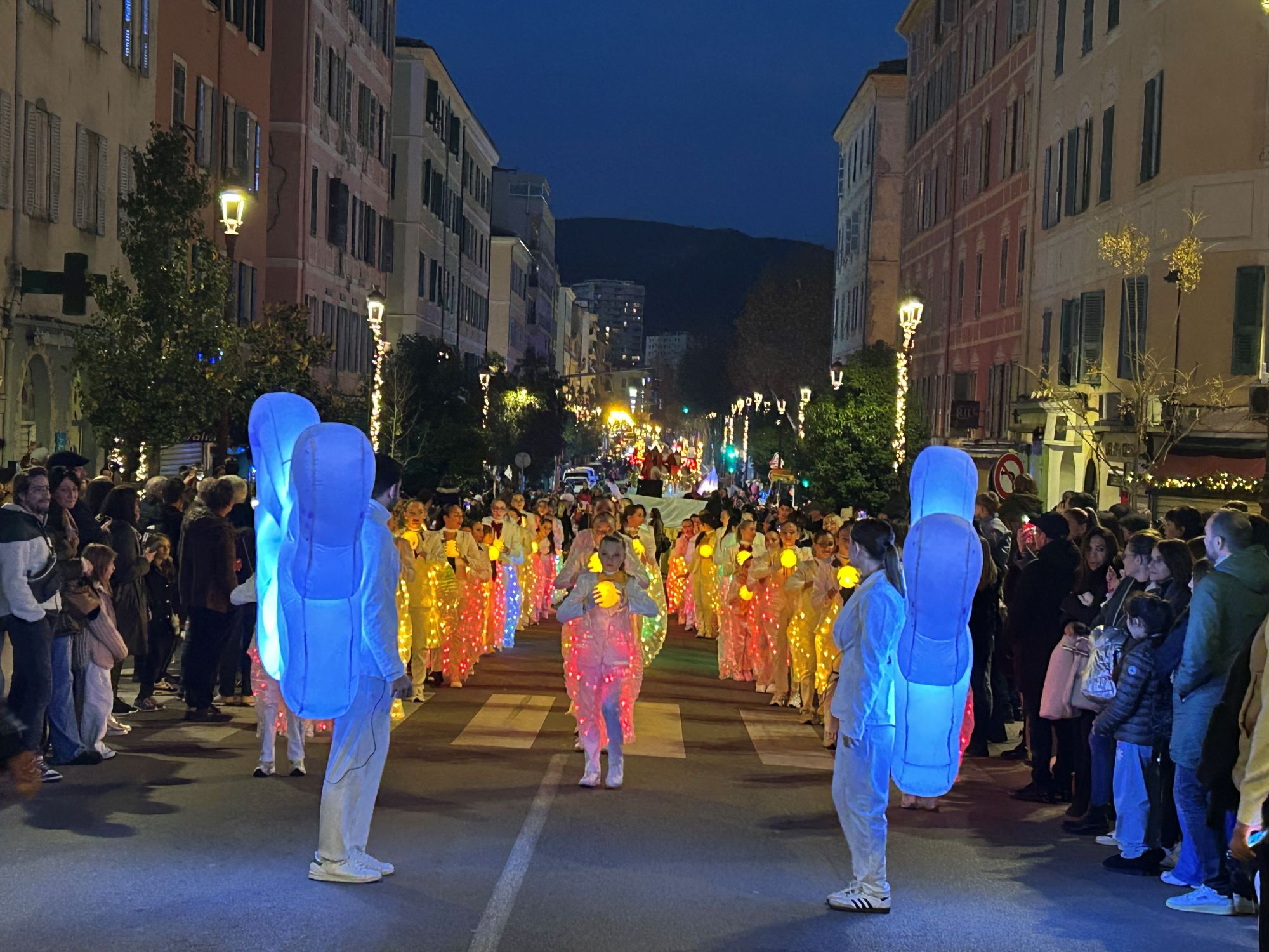 Natali in Aiacciu 2025 - Les images de la Grande parade illuminée