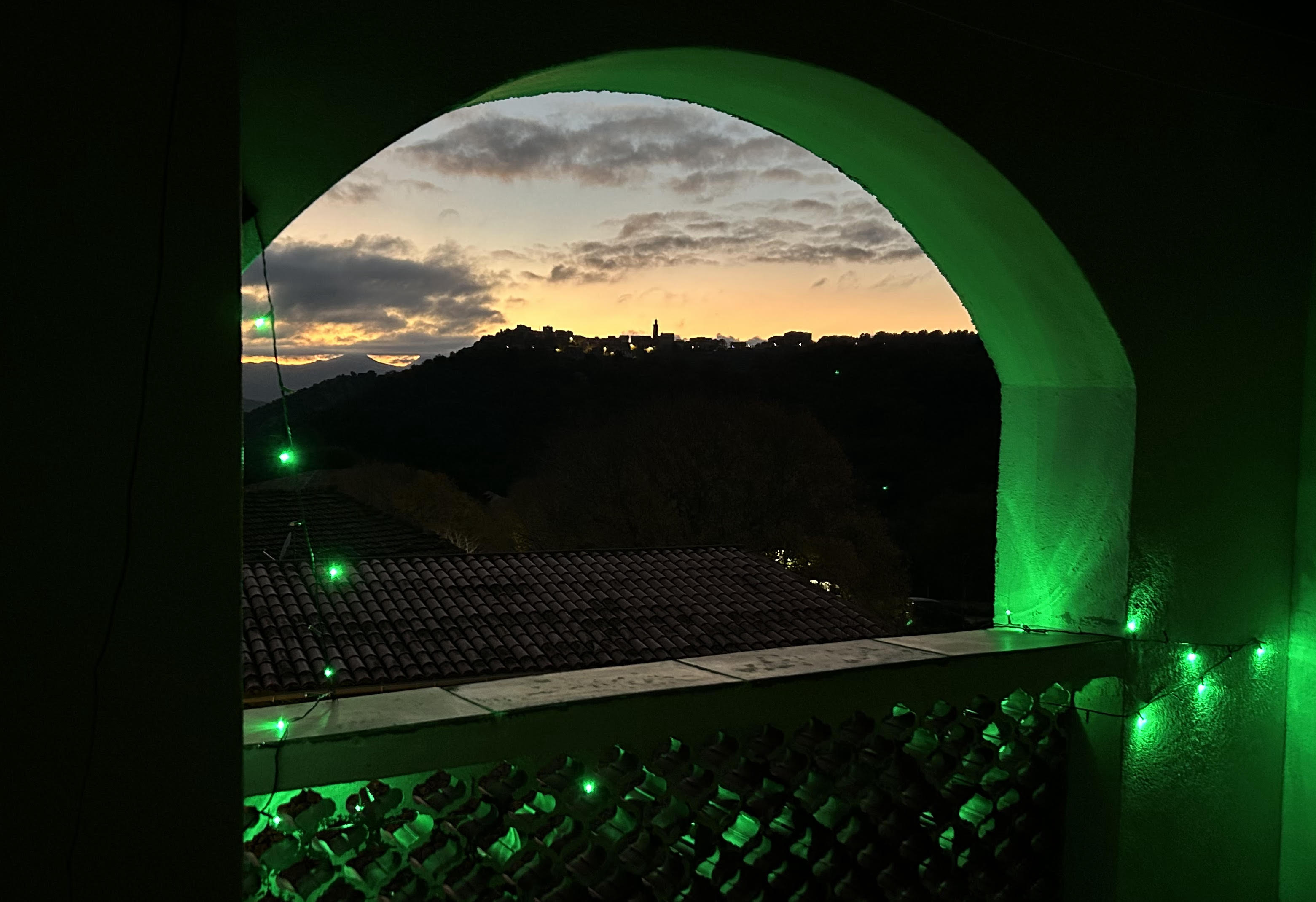 A màghjina - Montemaiò, trà l’arcu è u celu chì s’addurmenta