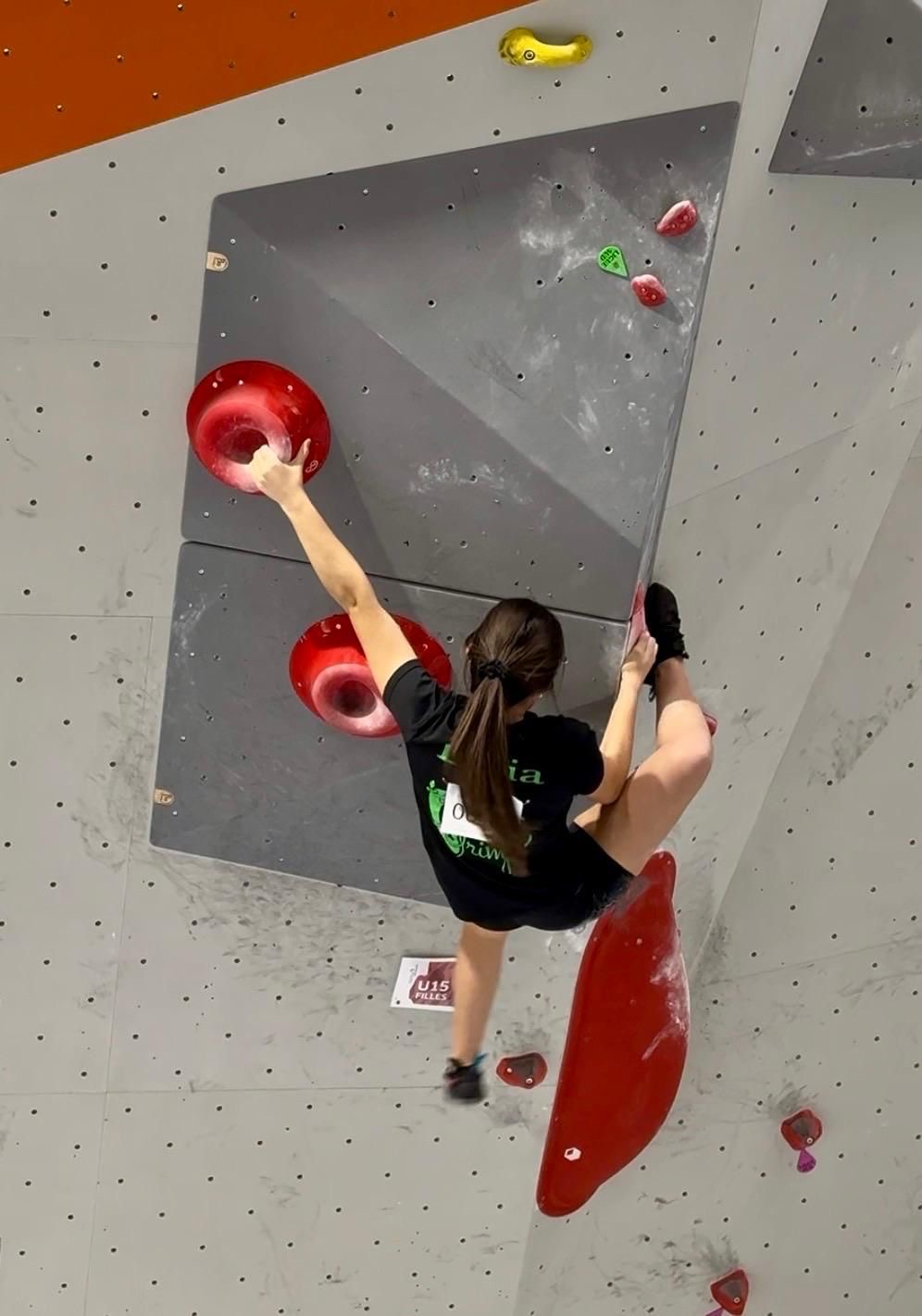​La relève corse de l’escalade brille au championnat PACA de bloc