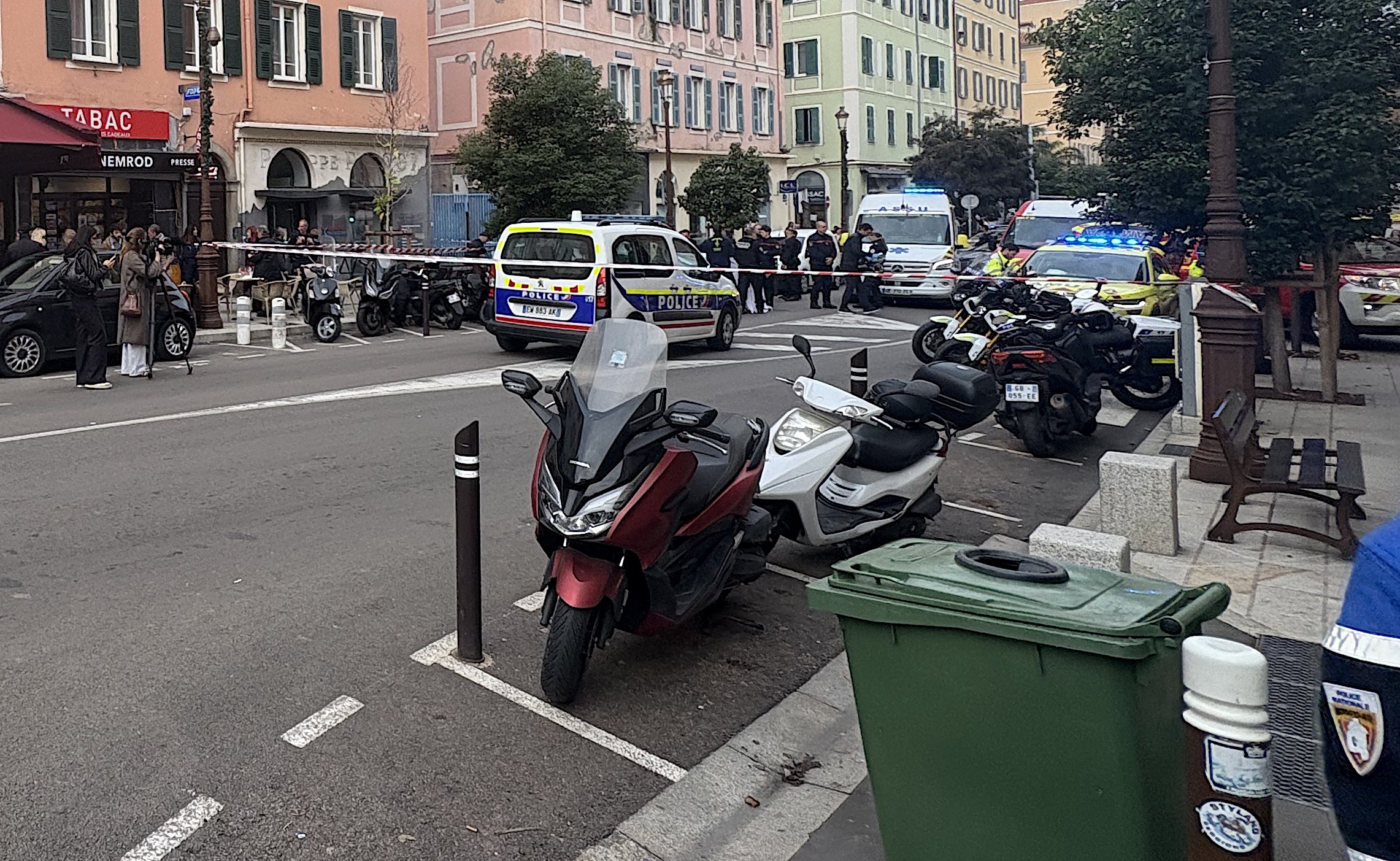 Ajaccio - Un homme armé d'un couteau neutralisé par la police sur le cours Napoléon