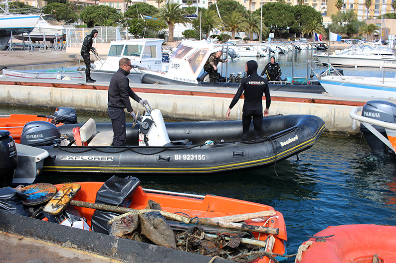 Calvi : Mobilisation pour "l'opération nettoyage" du port de plaisance