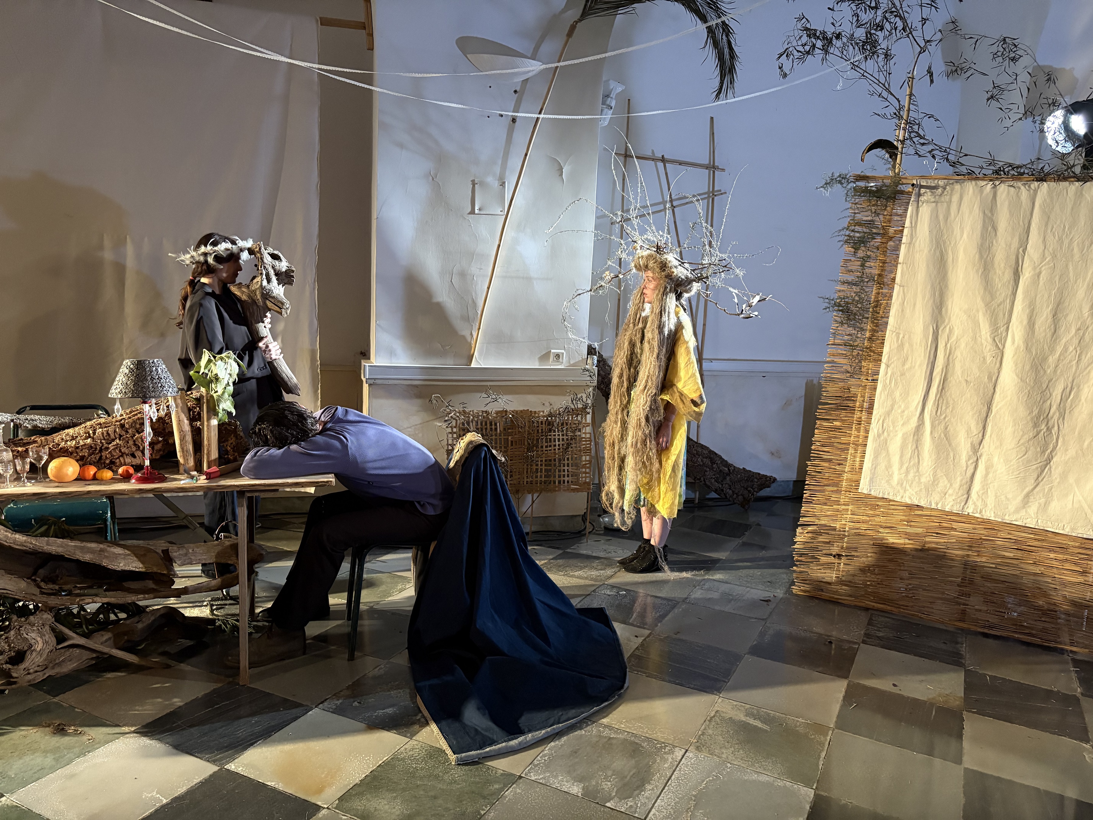 "Roméo et Juliette- « La guerre des pères ne devrait pas passer aux enfants », une pièce proposée à Bastia, Corte et Ajaccio par le Théâtre du commun.