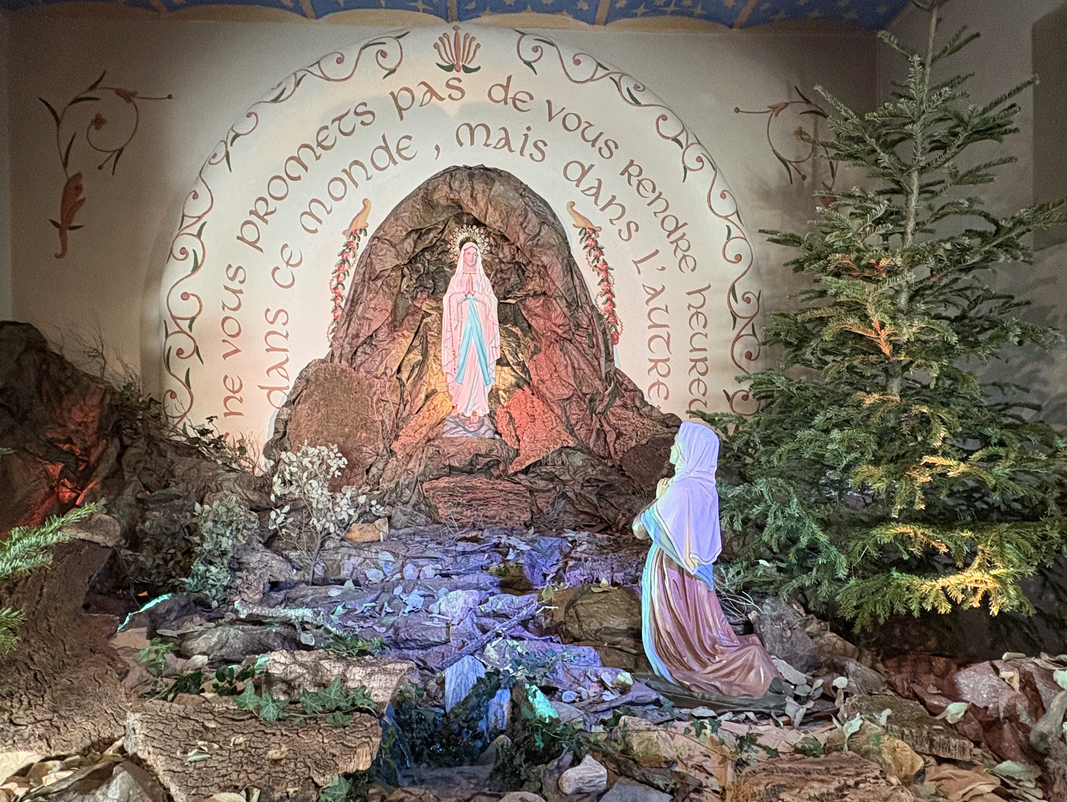 ND de Lourdes fêtée le 11 février, Ste Bernadette le 18.