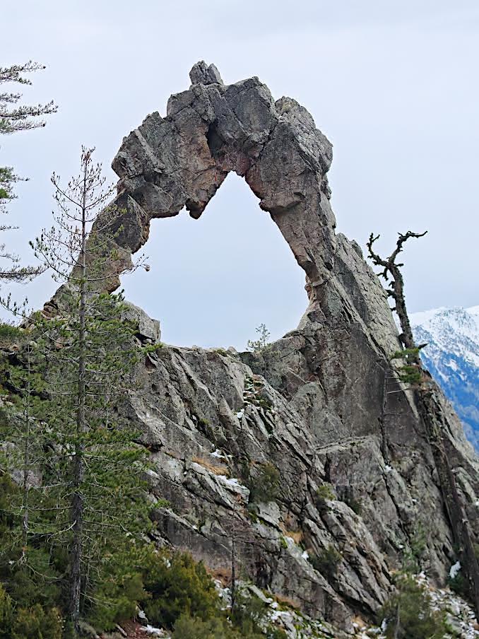 A màghjina - Arcu di Scandulaghja, finestra aperta nant’à a muntagna corsa