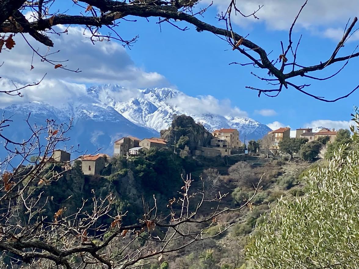 A màghjina - U bellu paese d'Altiani