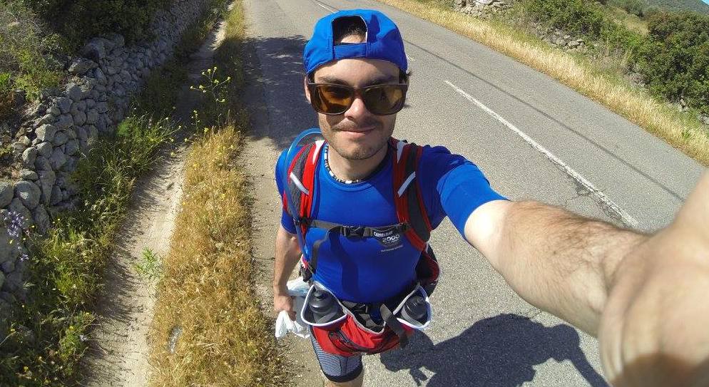 Kevin Fuentes marche sur les routes de France après celles de Haute-Corse