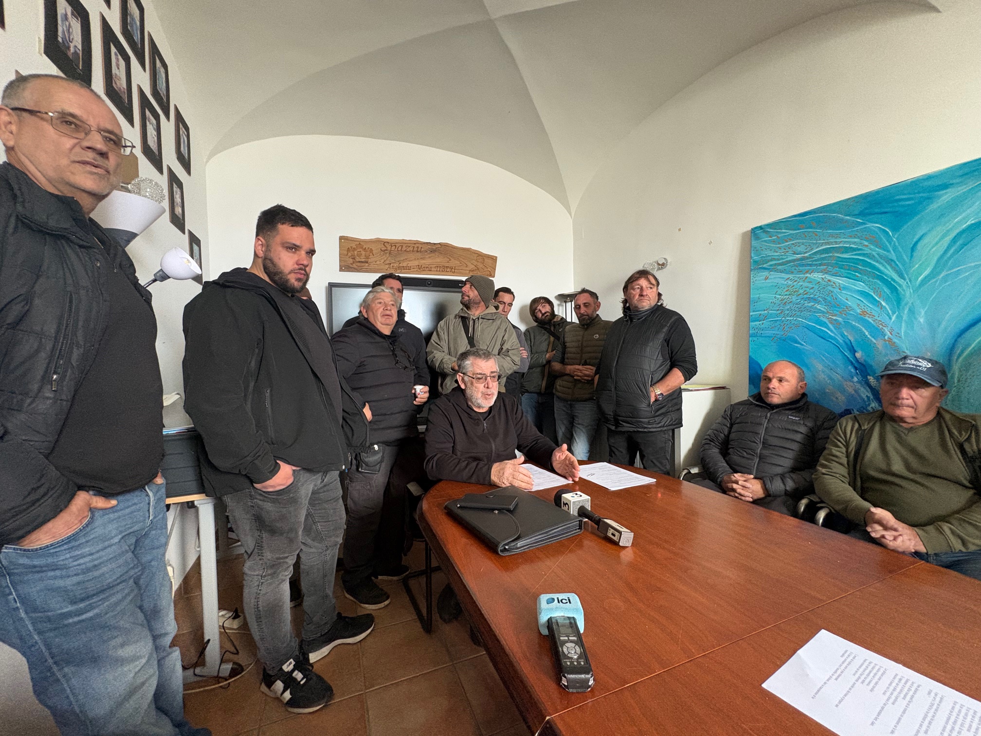 Une vingtaine de pêcheurs corses ont occupé ce vendredi matin, à Ajaccio, les locaux du Comité régional des pêches maritimes et des élevages marins (CRPMEM)
