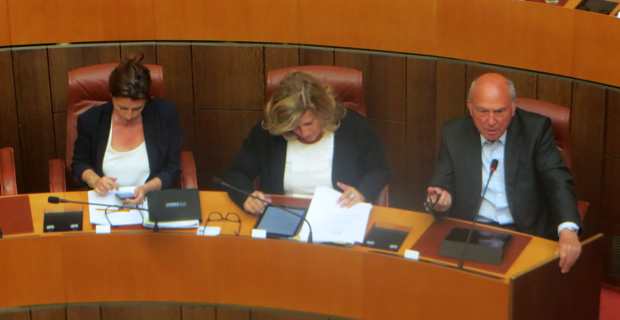 Karine Murati-Chinesi, Marie-Thérèse Mariotti et José Rossi, élus de droite.