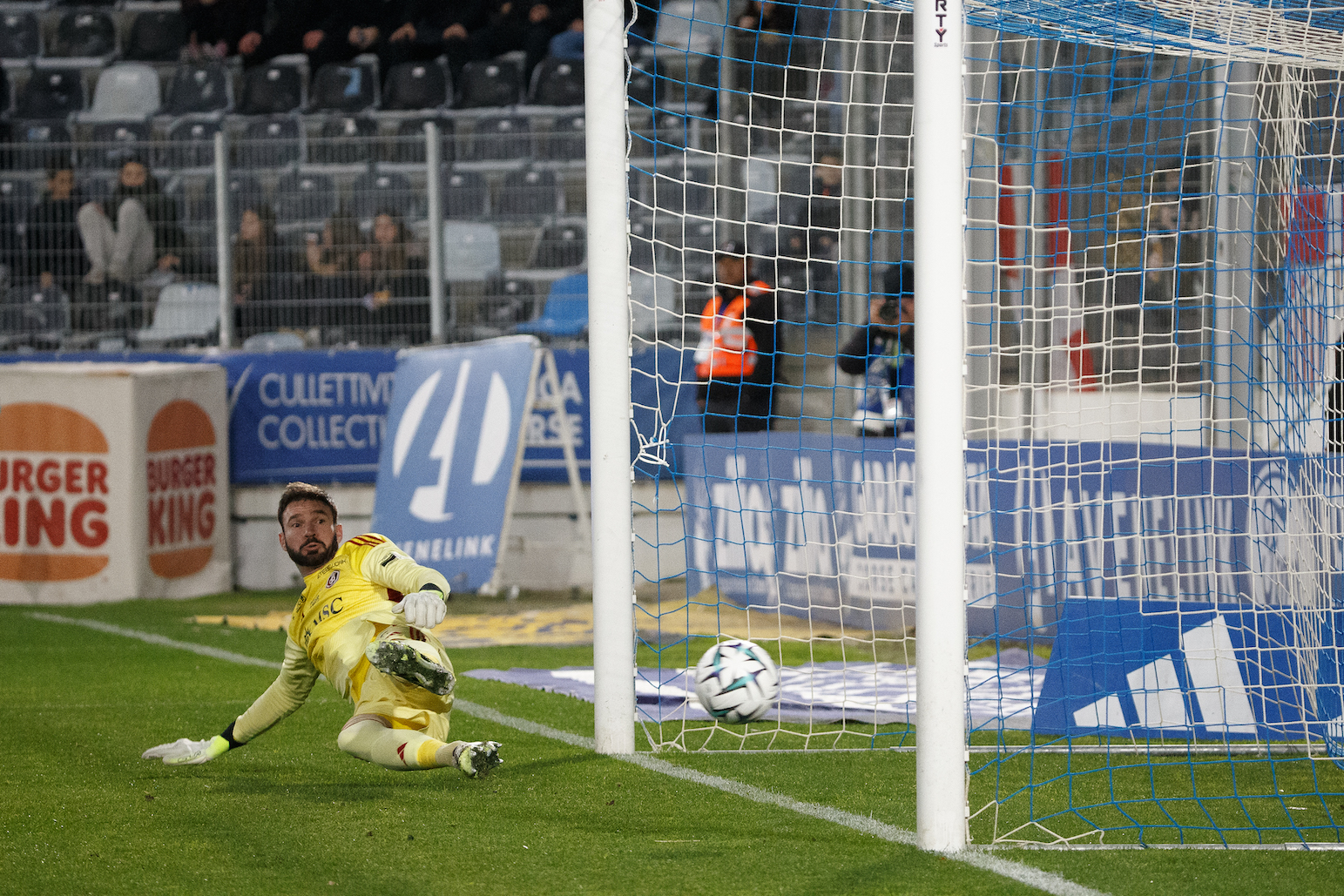 … Et Escales battu mais suppléé par son poteau : : « une soirée cauchemardesque » pour le Sporting