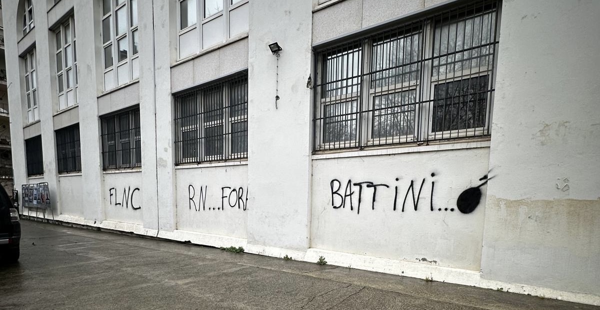 Bastia : des tags à l’encontre de Nicolas Battini sur les murs de la bibliothèque municipale