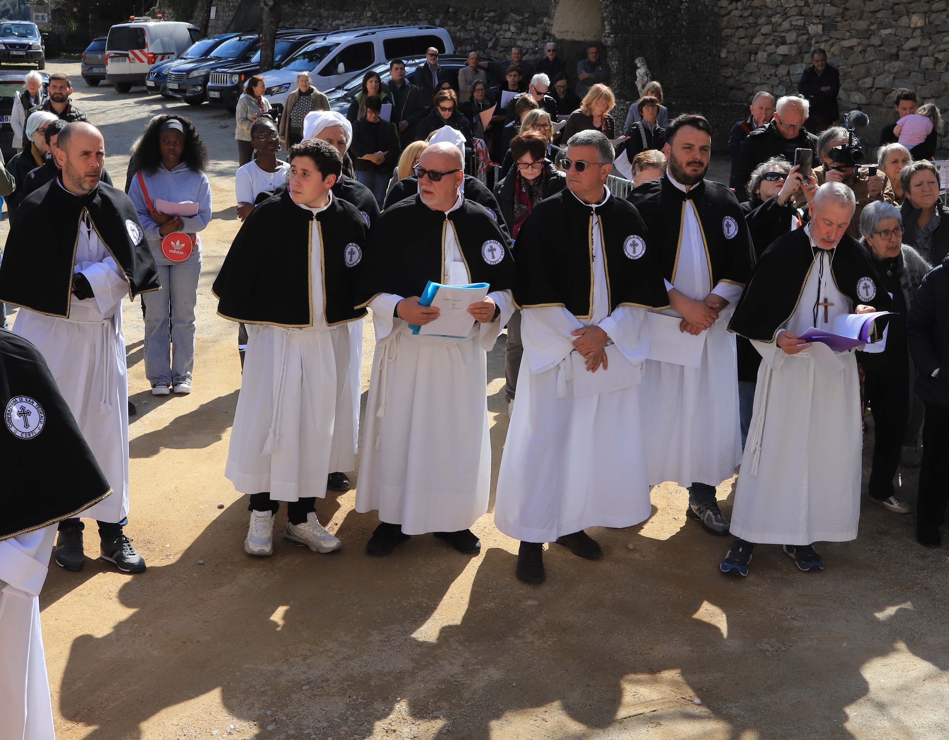 Vendredi saint : A Corte, le Christ est mis en croix !