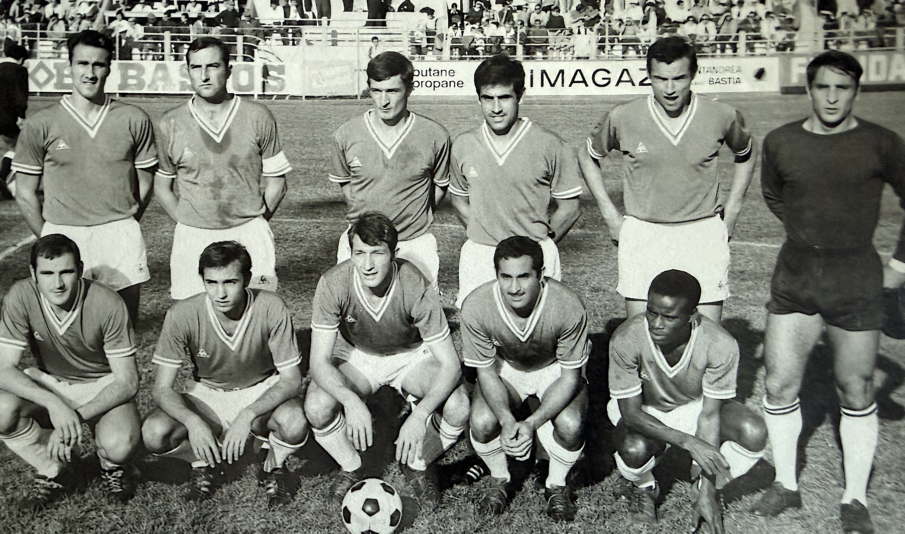 Débout de gauche à droite : Vincenti, Ferrier, Franceschetti, Gandolfi, Zénier et Paul Orsatti. Accroupis : Serra, Papi, Blanchard, Mekloufi et Blezziri.