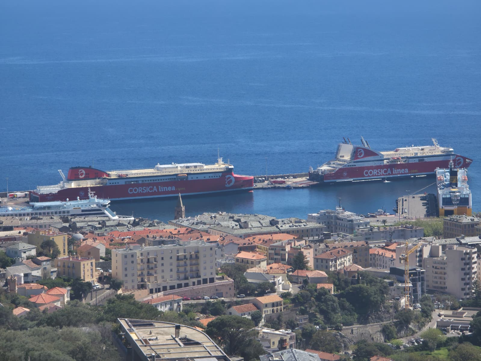 Tous les bateaux à quai à Bastia ce mercredi en fin de matinée (Photo Gérard Baldocchi)