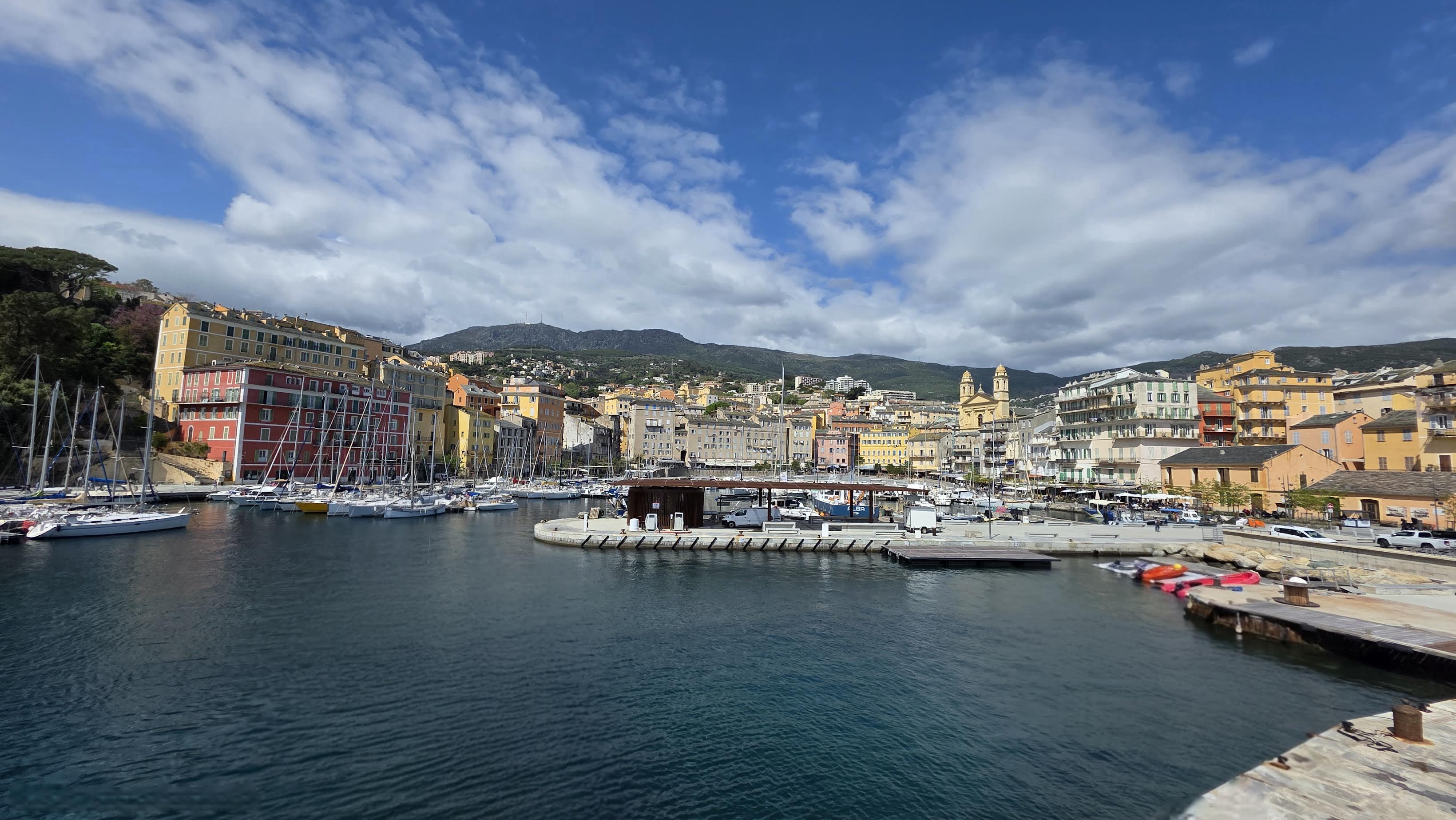 A màghjina - Bastia : luci è culori nant’à u vechju portu