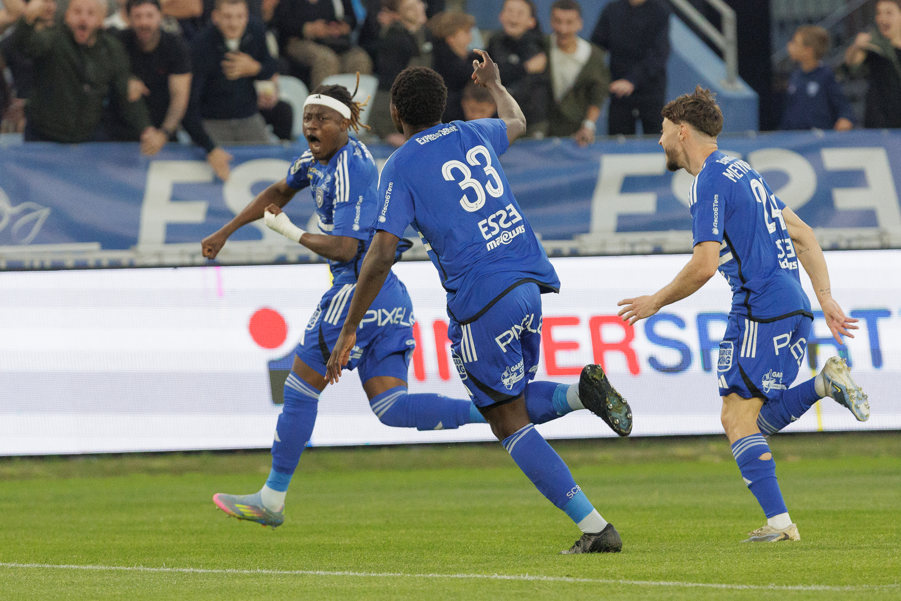 La joie du buteur (Photo Gérard Baldocchi)