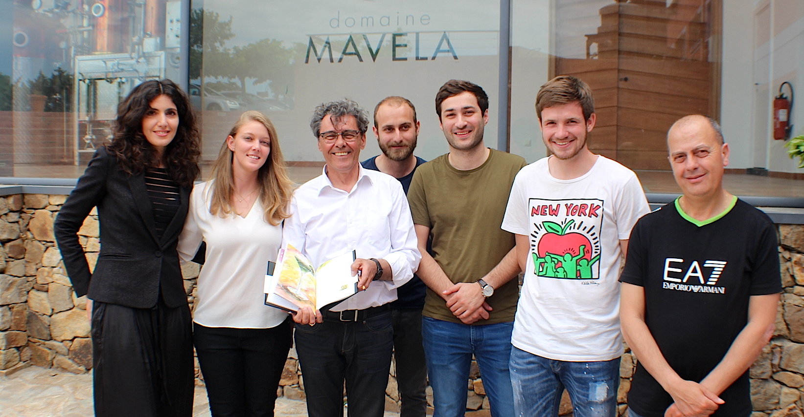 "Signature, cocktails de Corse" : Florie Castellana a dédicacé son livre au Domaine Mavela