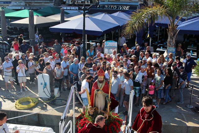 Procession en ville et pélerinage en Mer pour Saint Erasme à Calvi