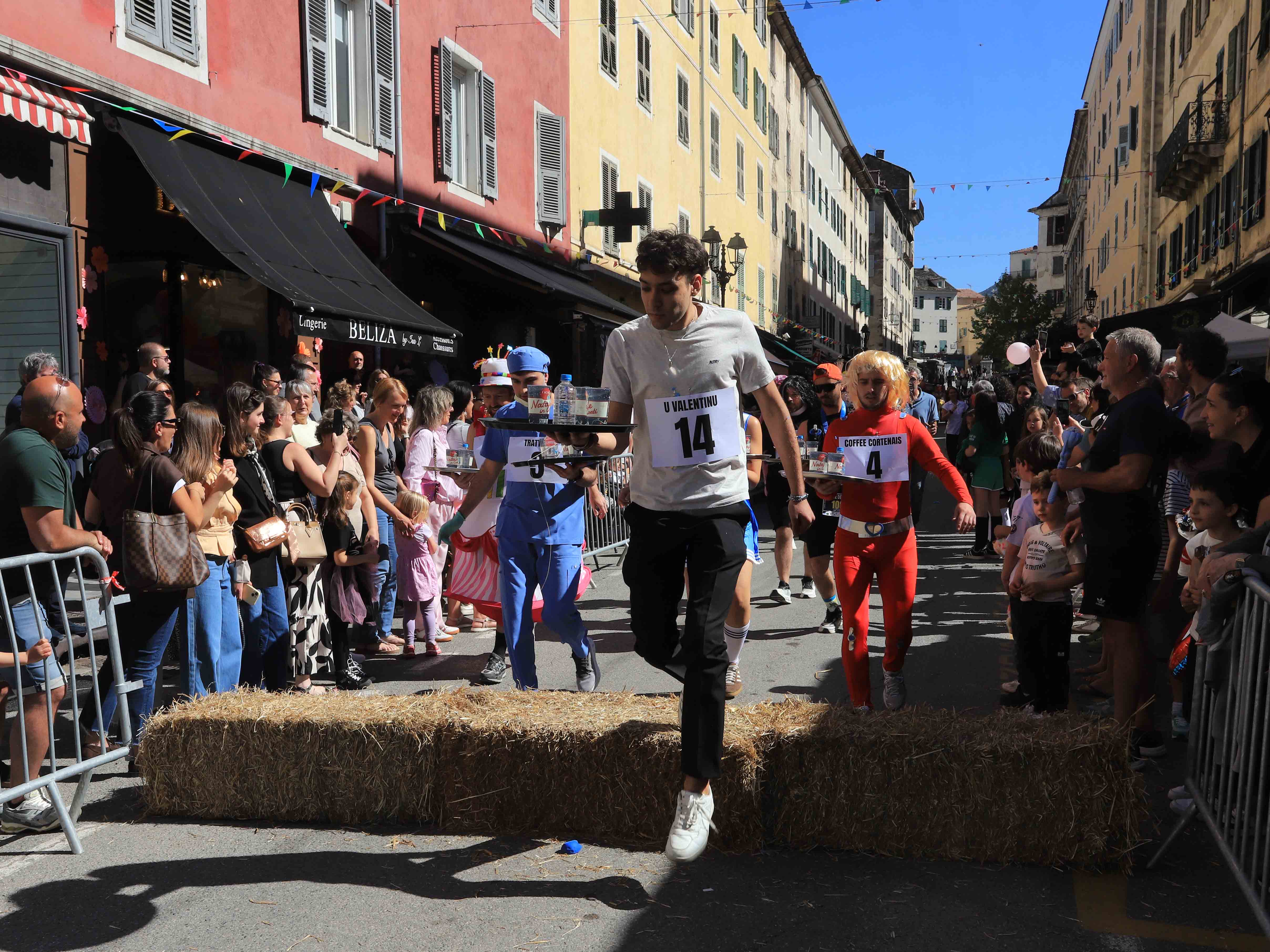 Corte - La course des garçons de café lance les animations carnavalesques
