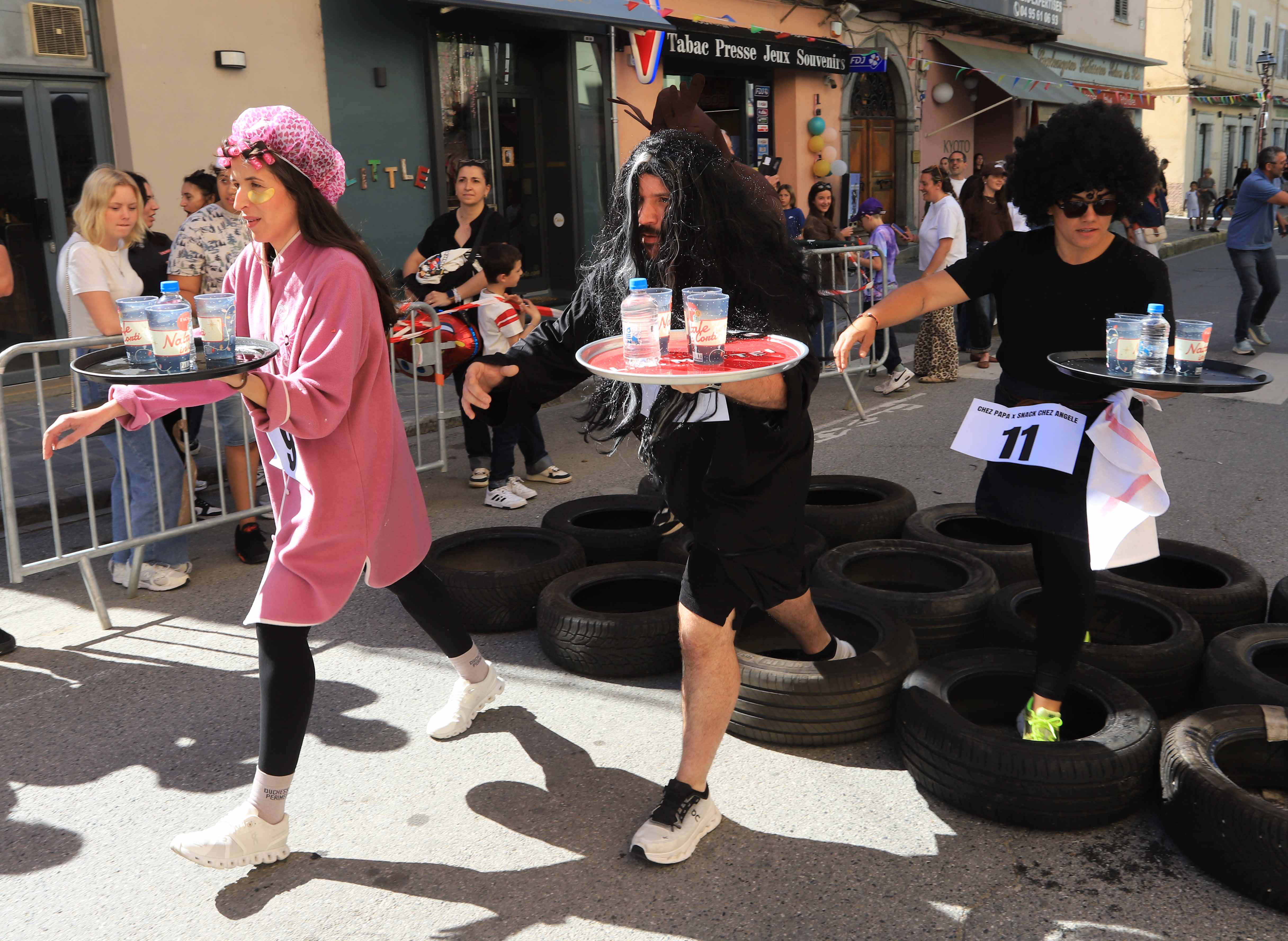 Corte - La course des garçons de café lance les animations carnavalesques