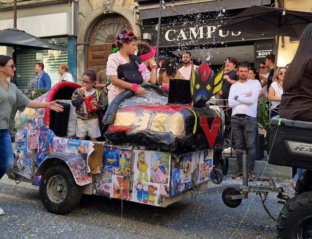 EN IMAGES - Corte : le carnaval fait le plein de fantaisie et de merveilleux
