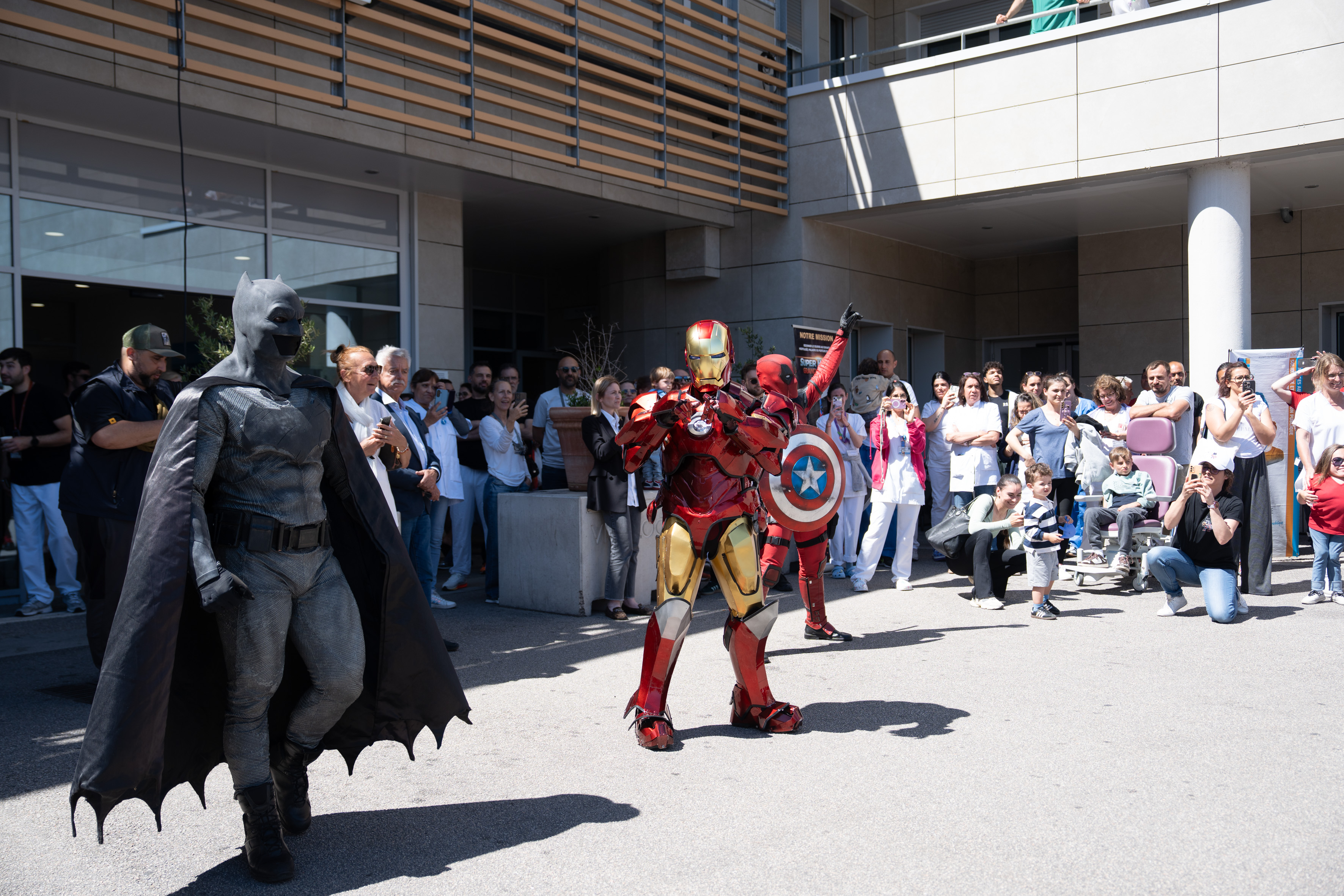 Des supers héros au grand coeur aux côtés des enfants à l'hôpital d'Ajaccio