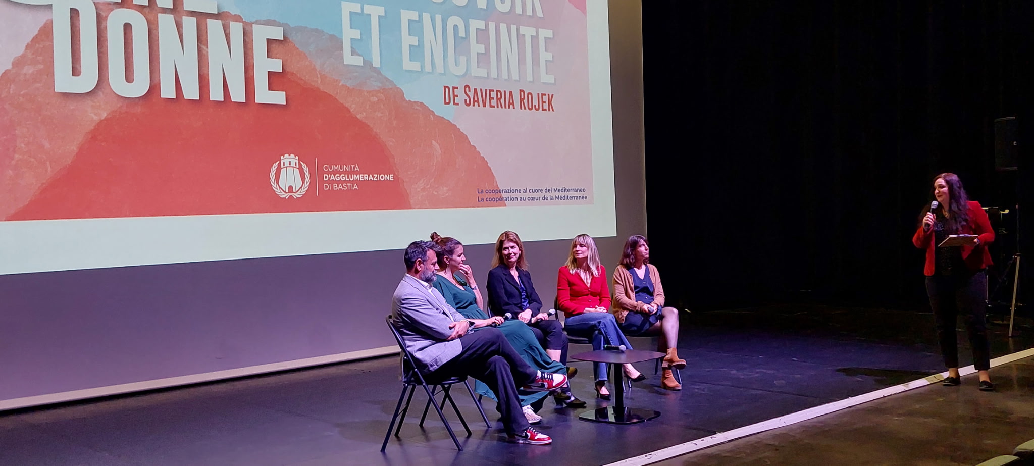 La projection a été suivie d'une table ronde animé par la docteure en anthropologie Caroline-Rose Torres