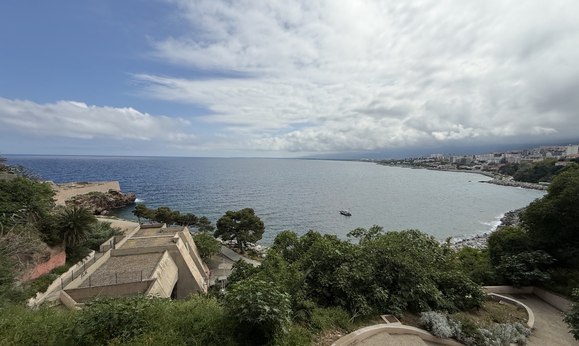 Piazza d'A : vue imprenable sur le sud de Bastia (@cni)