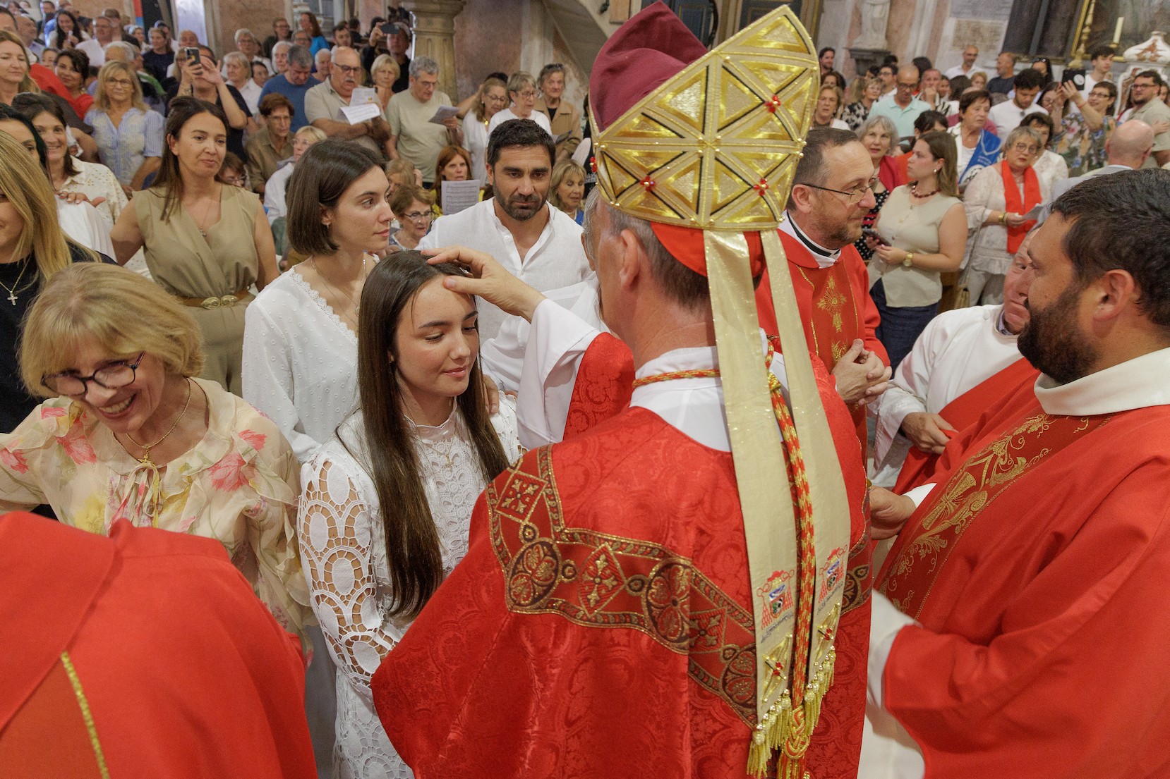 EN IMAGES - À la cathédrale Sainte-Marie de Bastia, le temps de la confirmation