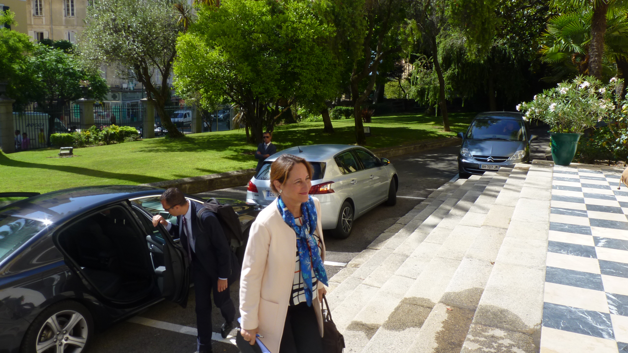 Segolène Royal salue la "mobilisation pionnière de la Corse, île à énergie positive"