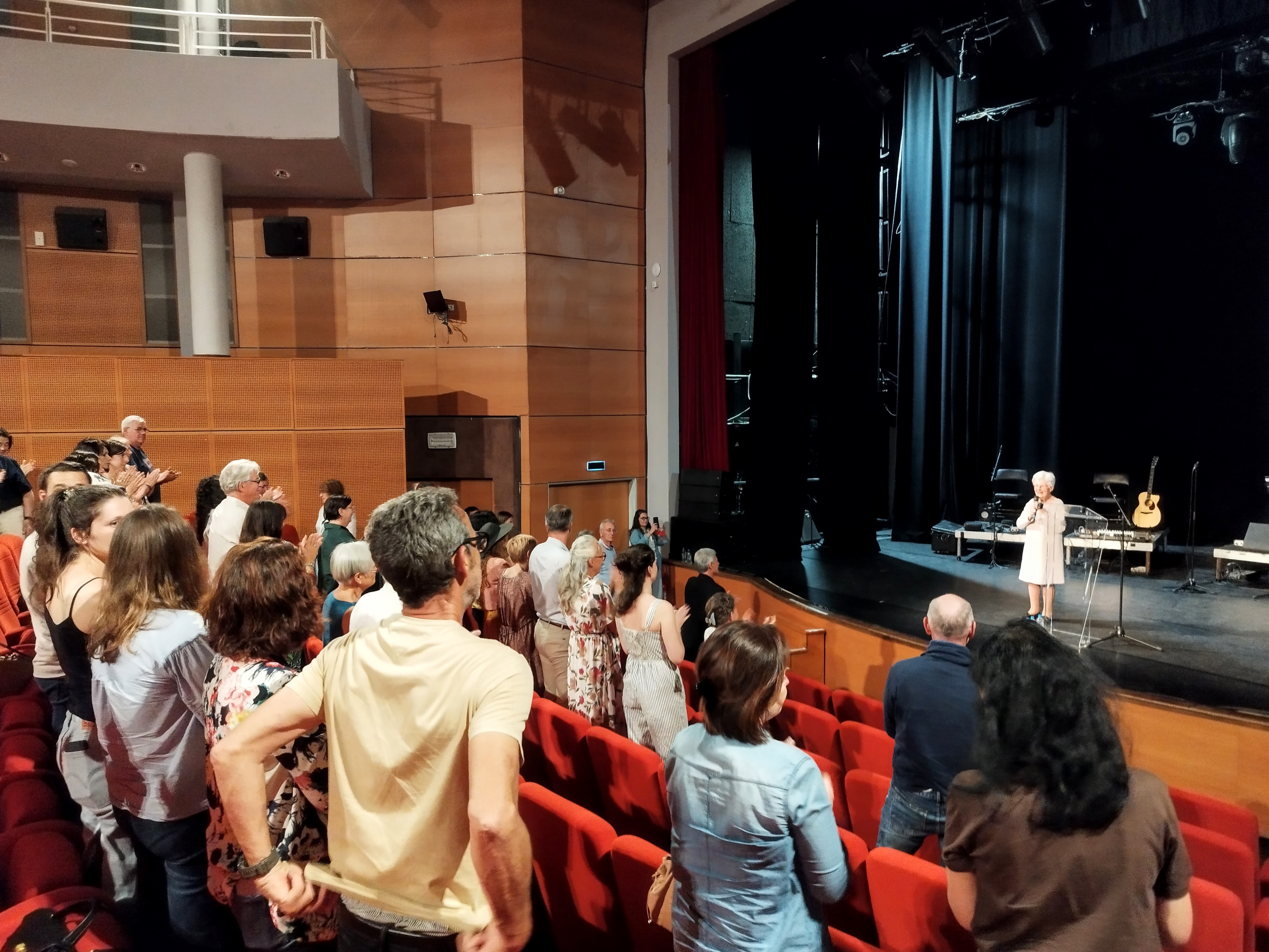 Le public porto-vecchiais a chaleureusement applaudi Lili Keller-Rosenberg à la fin de son témoignage.