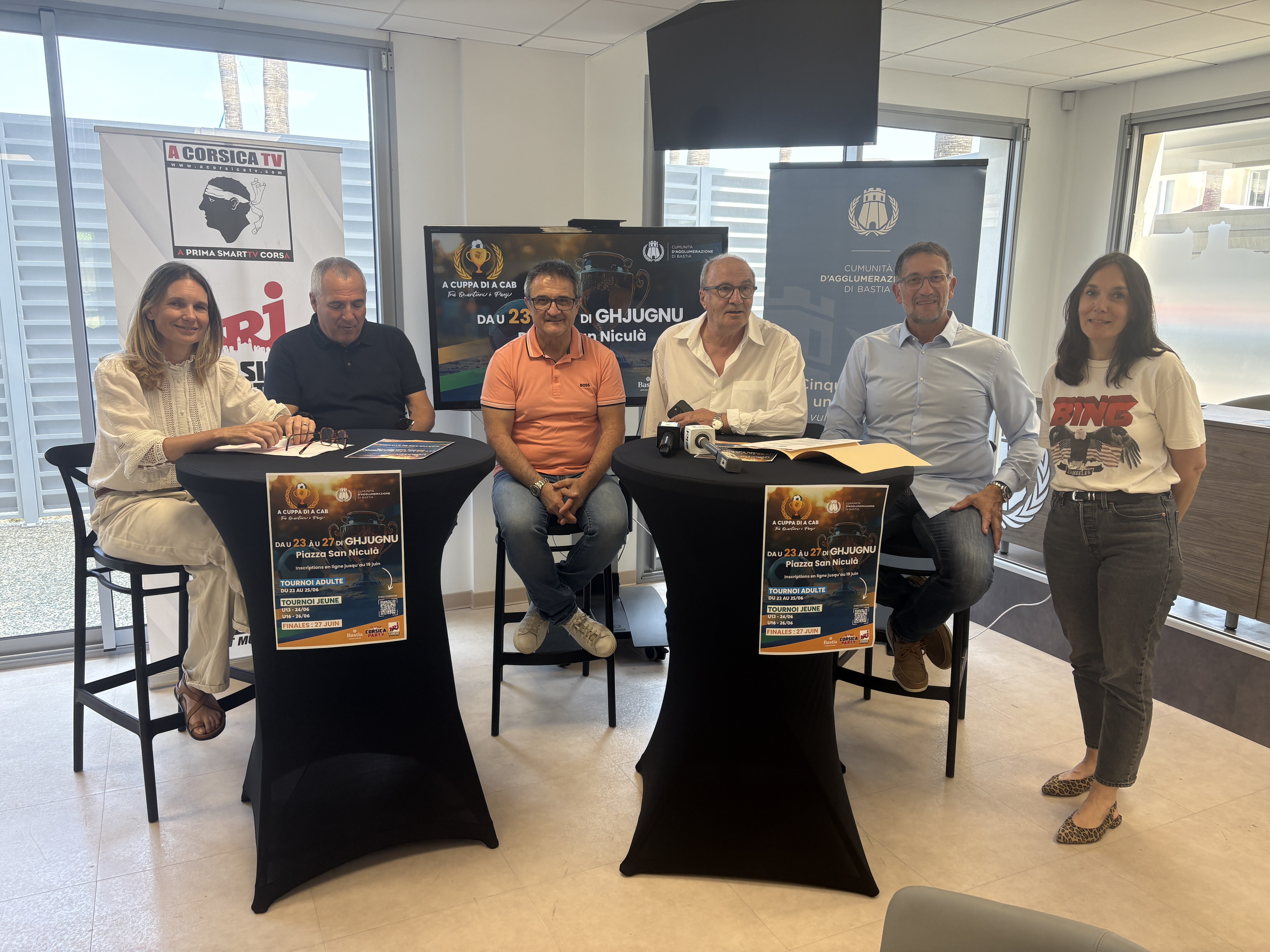 Carulina Colombani (CAB),  Bernard Mosca (NRJ), Jean-Charles Leonardi (CAB), Michel Rossi (CAB), Louis Pozzo di Borgo (CAB) et Marie-Dominique Giamarchi (CAB) ont présenté cette 3e édition de A Cuppa di A CAB.