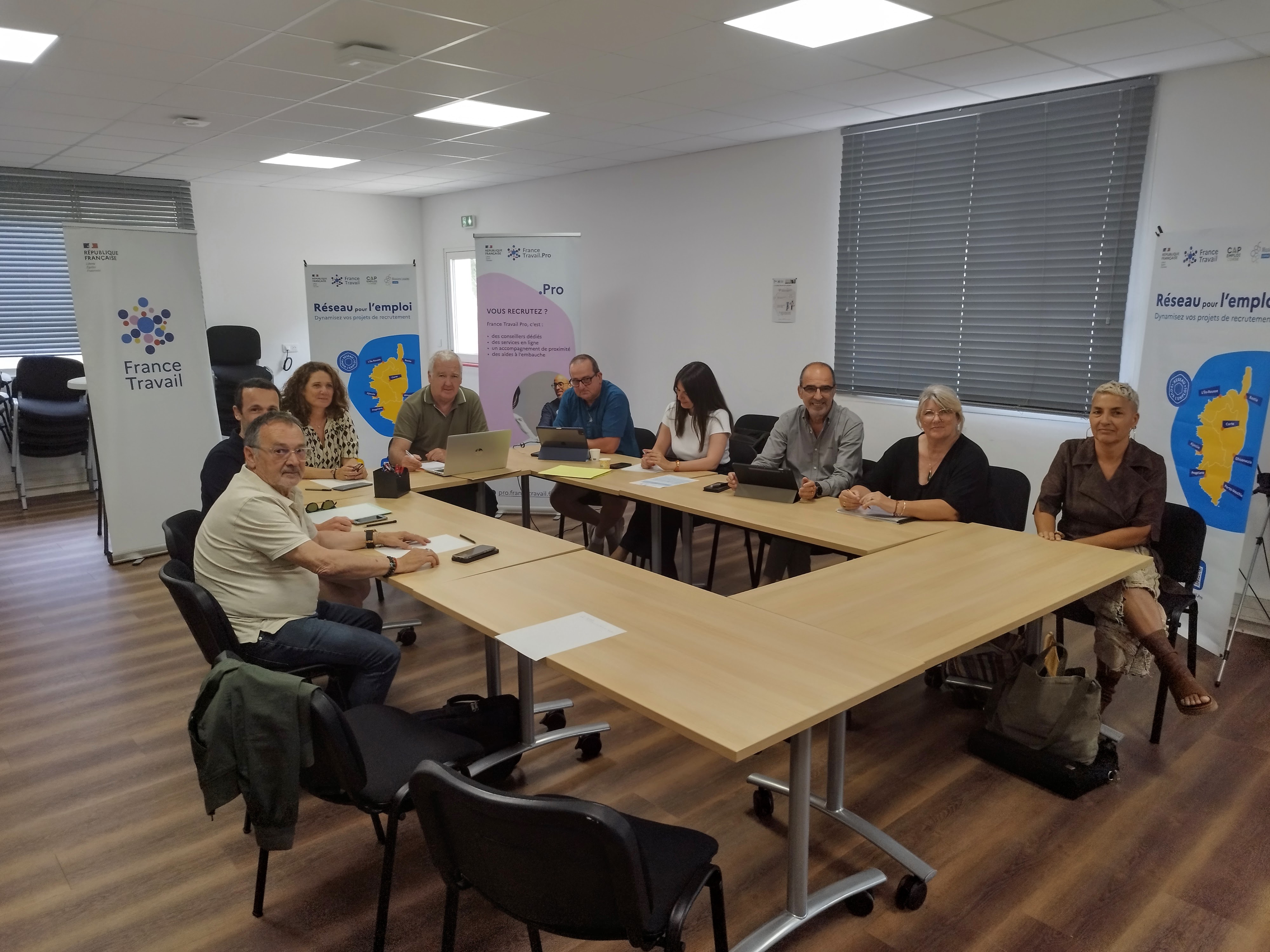 Chaque mois, les membres de l'Instance paritaire régionale se réunissent quelque part en Corse, pour se prononcer sur une trentaine de litiges entre France Travail et les demandeurs d'emploi. Ce mardi, ils étaient à Porto-Vecchio.